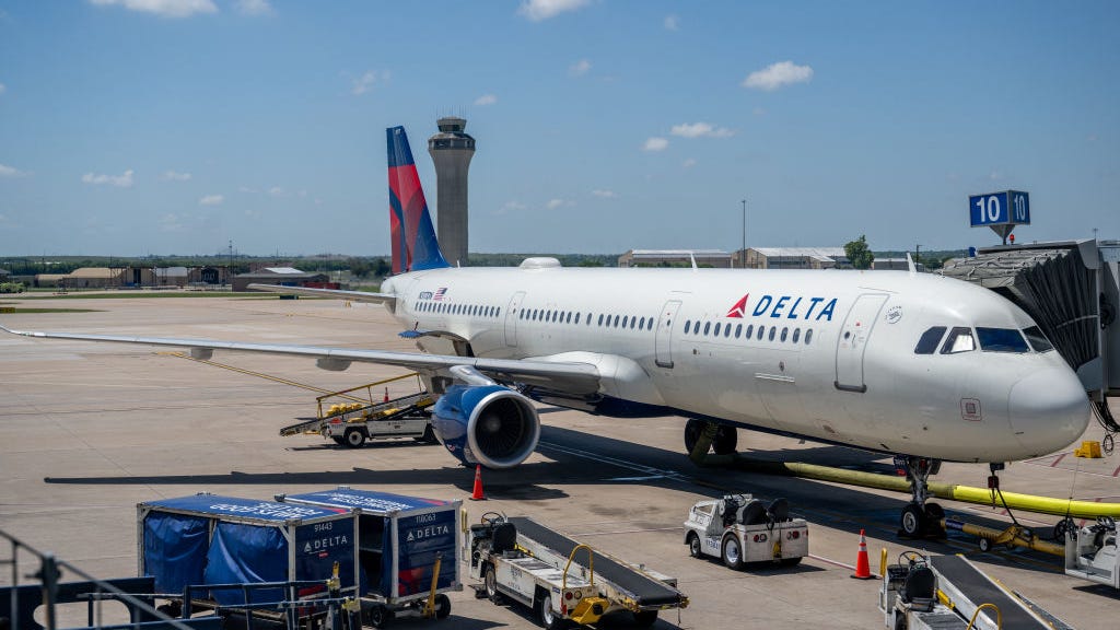 Man allegedly gropes teen next to him on Delta flight