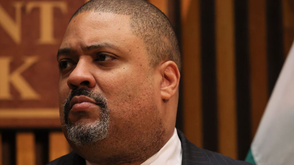 Manhattan DA probes subway chokehold death, state senator calls it 'murder'
