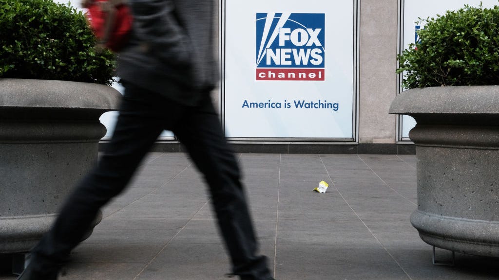 Tucker Carlson in tug of war with FOX News over new Twitter show