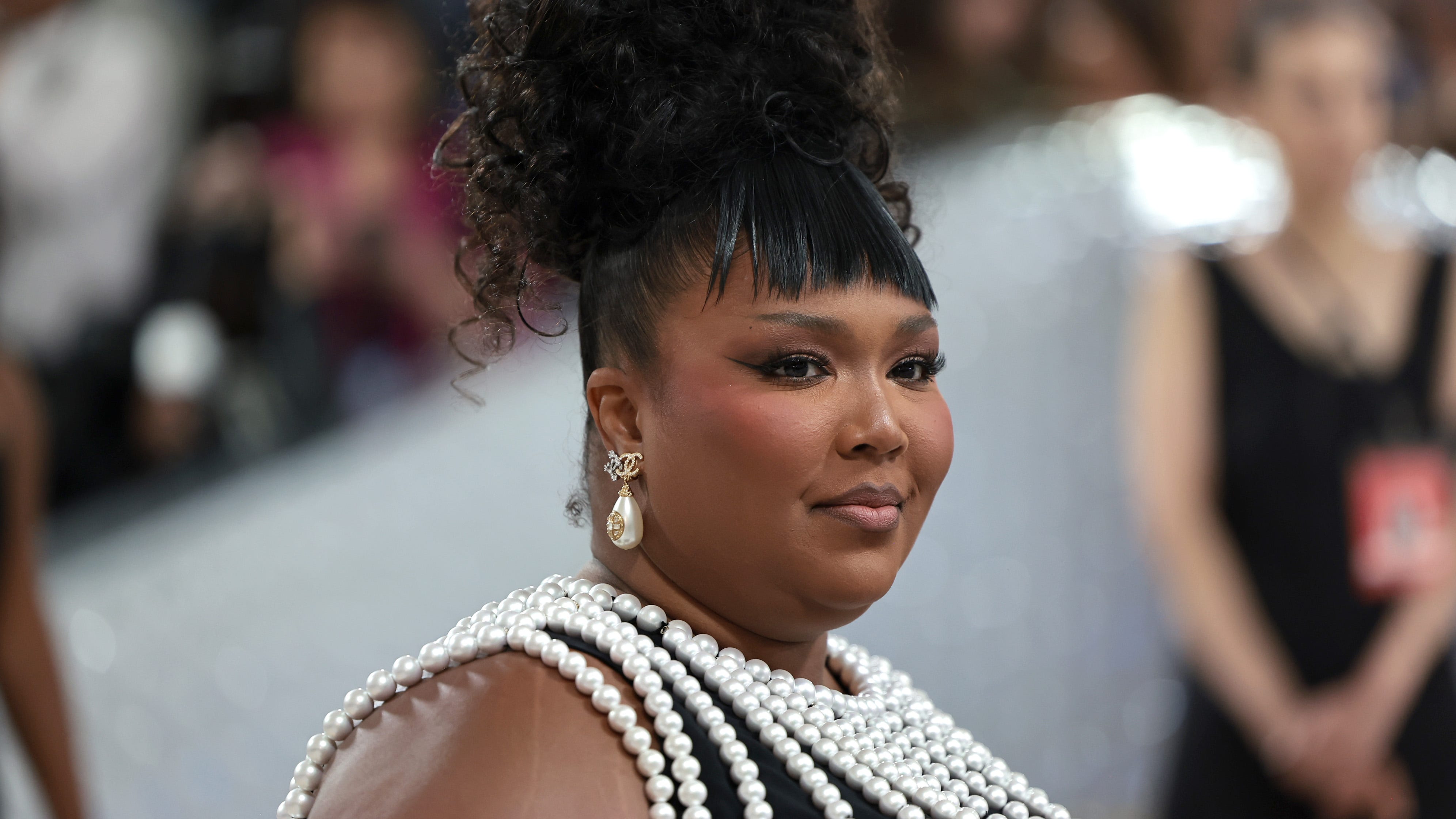 Ex-backup dancers sue Lizzo alleging harassment, hostile work environment