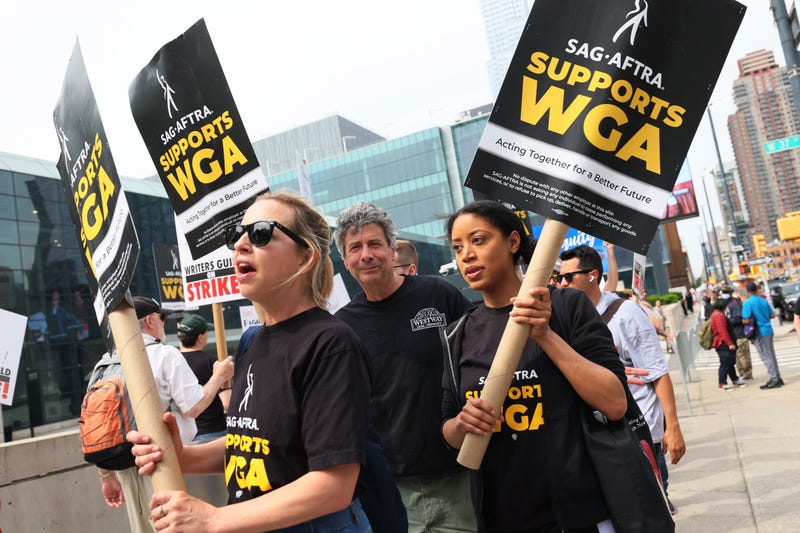 writers and actors on picket line