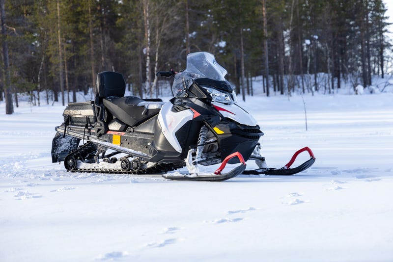 Snow mobile