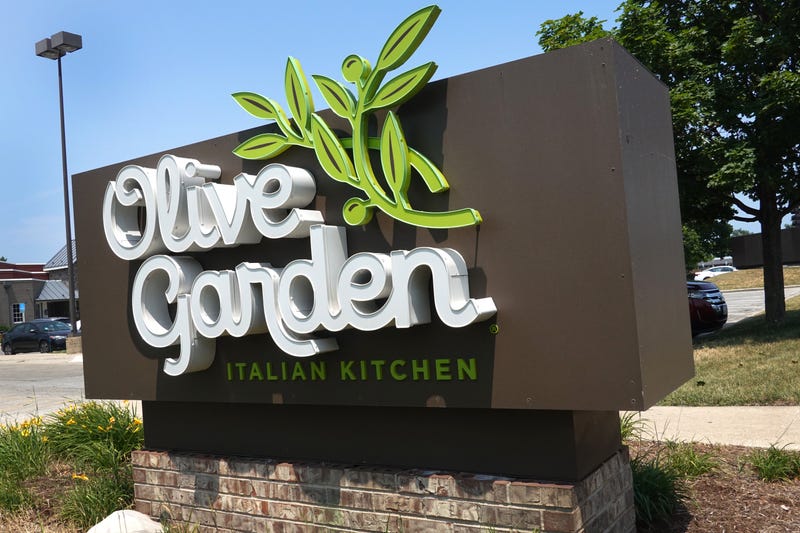 Olive Garden restaurant sign