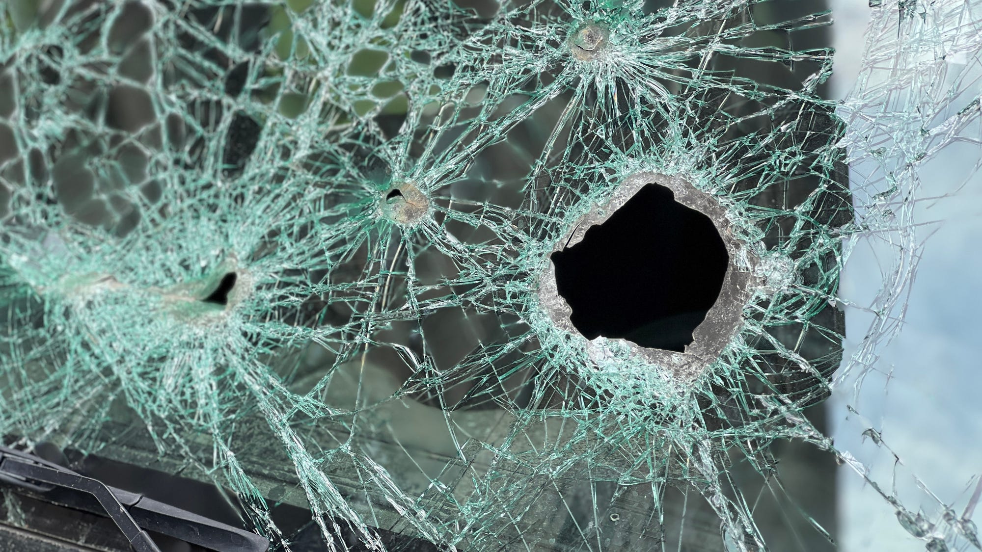 Man’s wife fatally shot after he ‘flipped the bird’ while driving