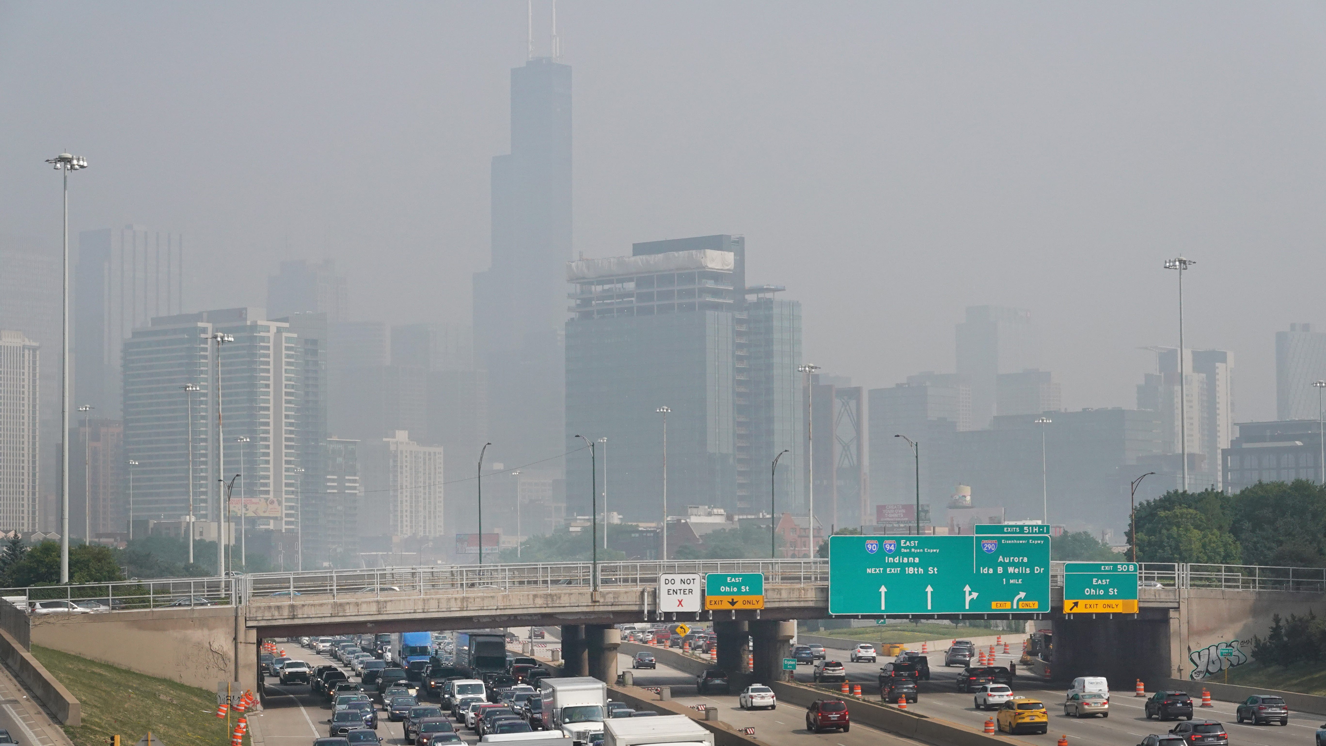 Chicago area experiencing 'unhealthy' air for 3rd straight day