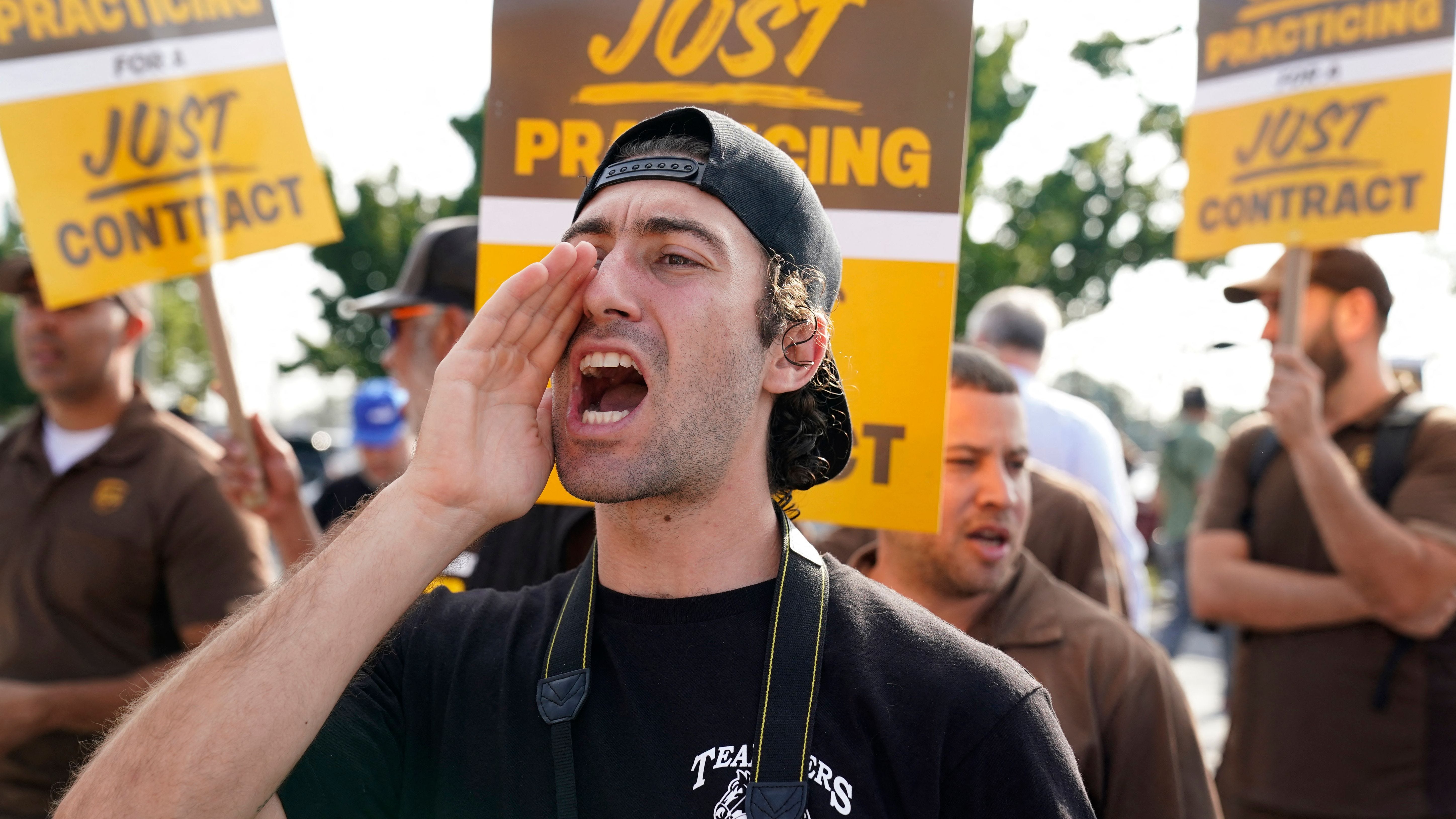 Strike averted: UPS, Teamsters reach tentative agreement