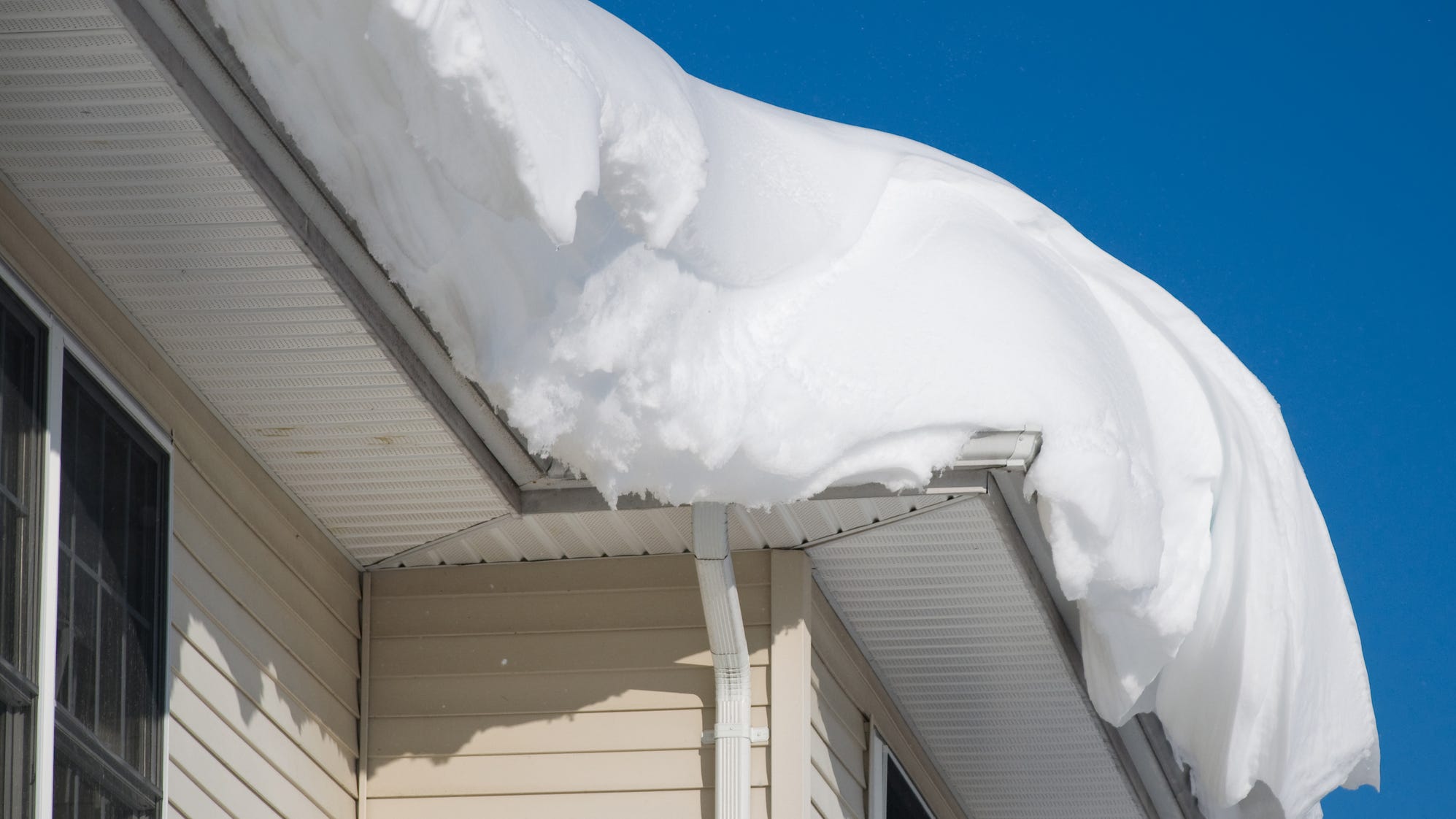 How to prevent your roof from collapsing this winter