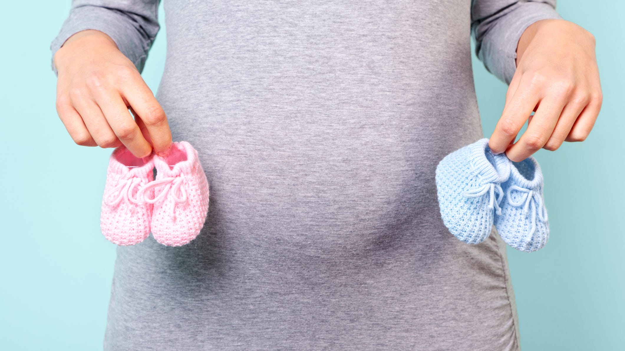 Rare ‘super twins’ conceived weeks apart born on same day: ‘Such a mixture of emotions’