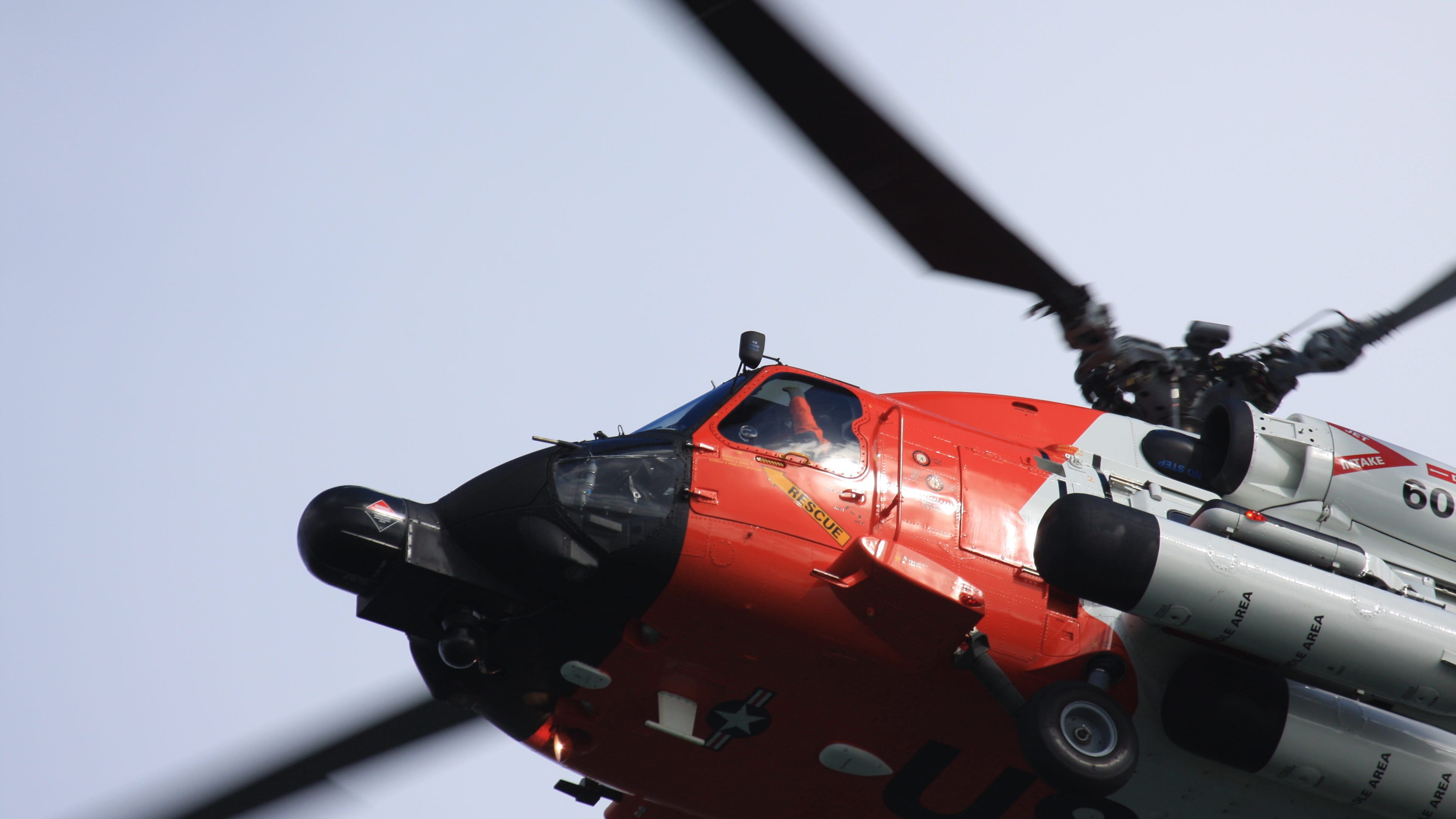 U.S. Coast Guard searching for 21-year-old man who fell overboard on Lake Erie