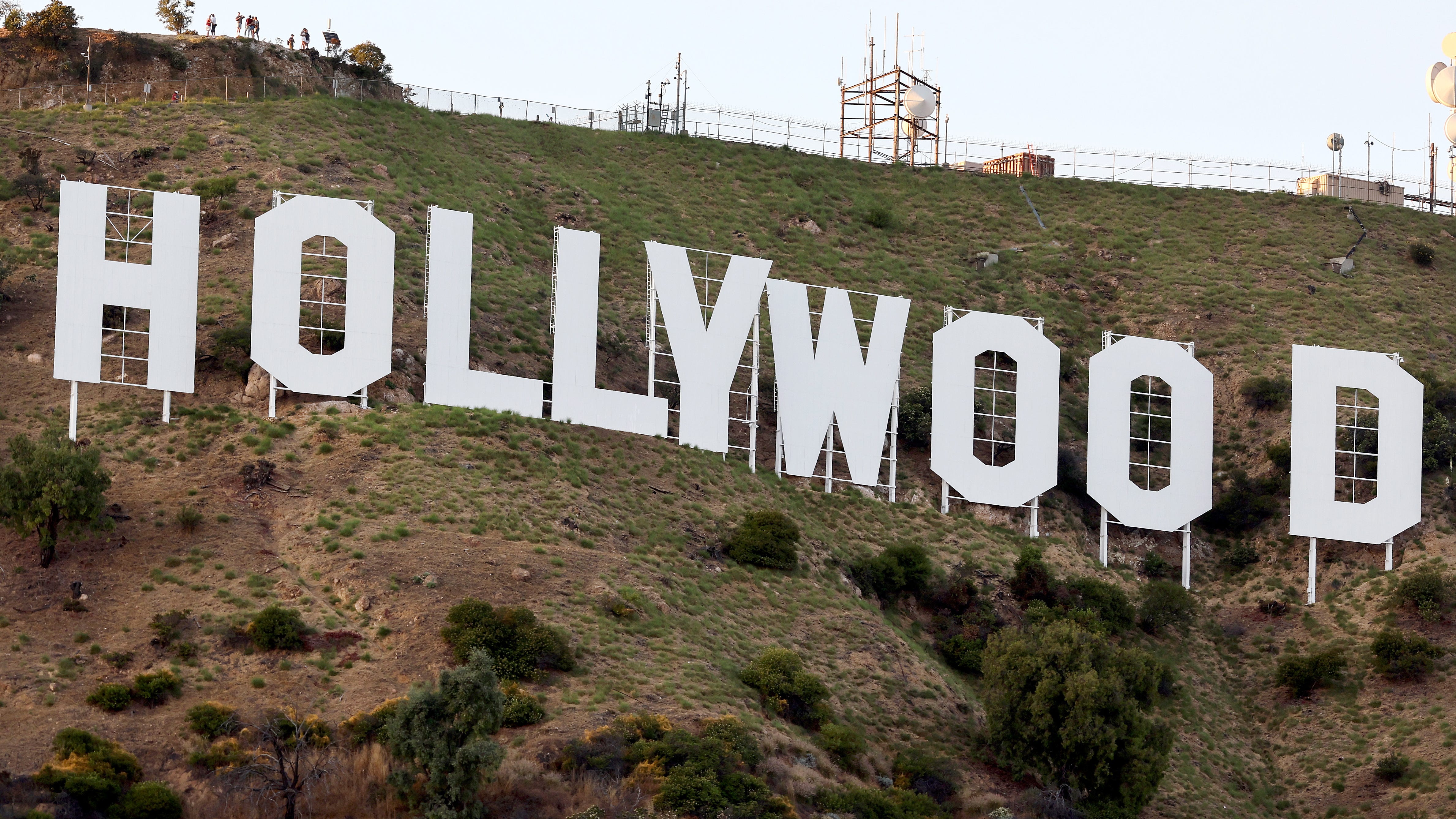 City Council looks to ban tour buses near Hollywood sign