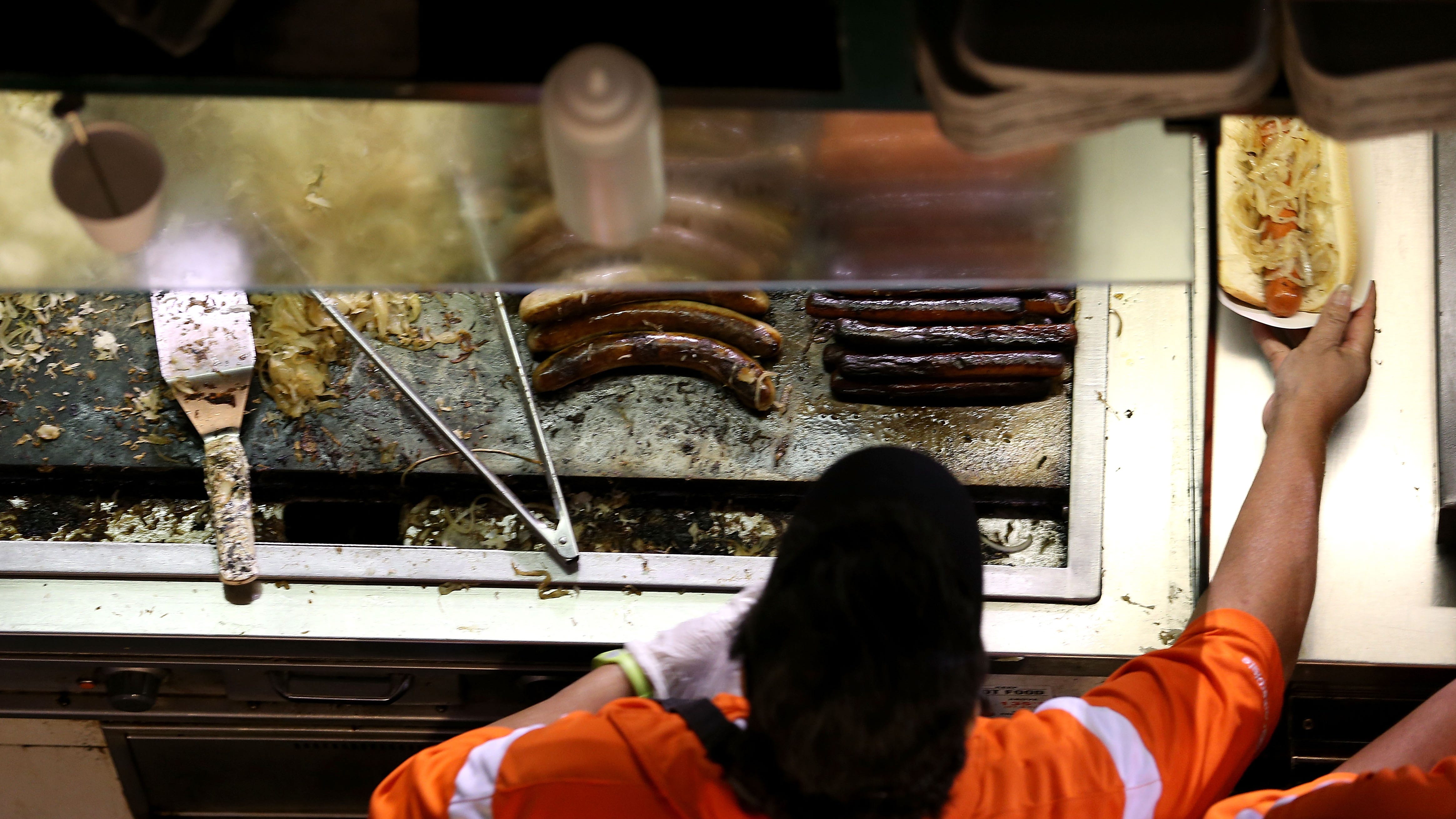 Giants concessions workers could vote to strike same weekend as Dodgers series