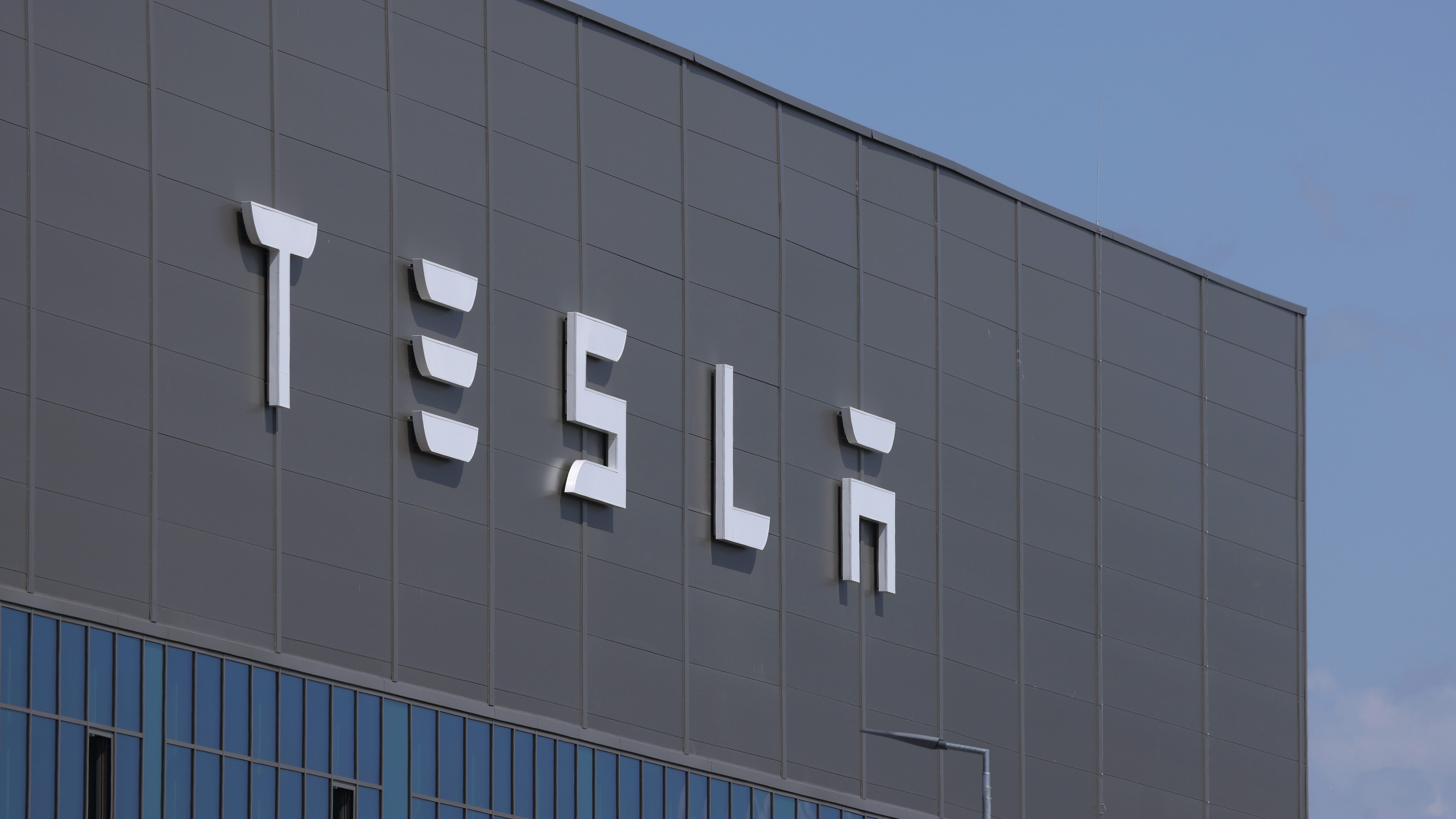 285 Tesla workers in Buffalo to be laid off as part of nationwide cuts