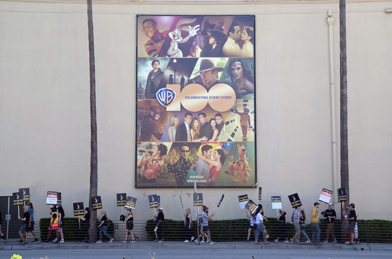 picketers outside warner bros studio