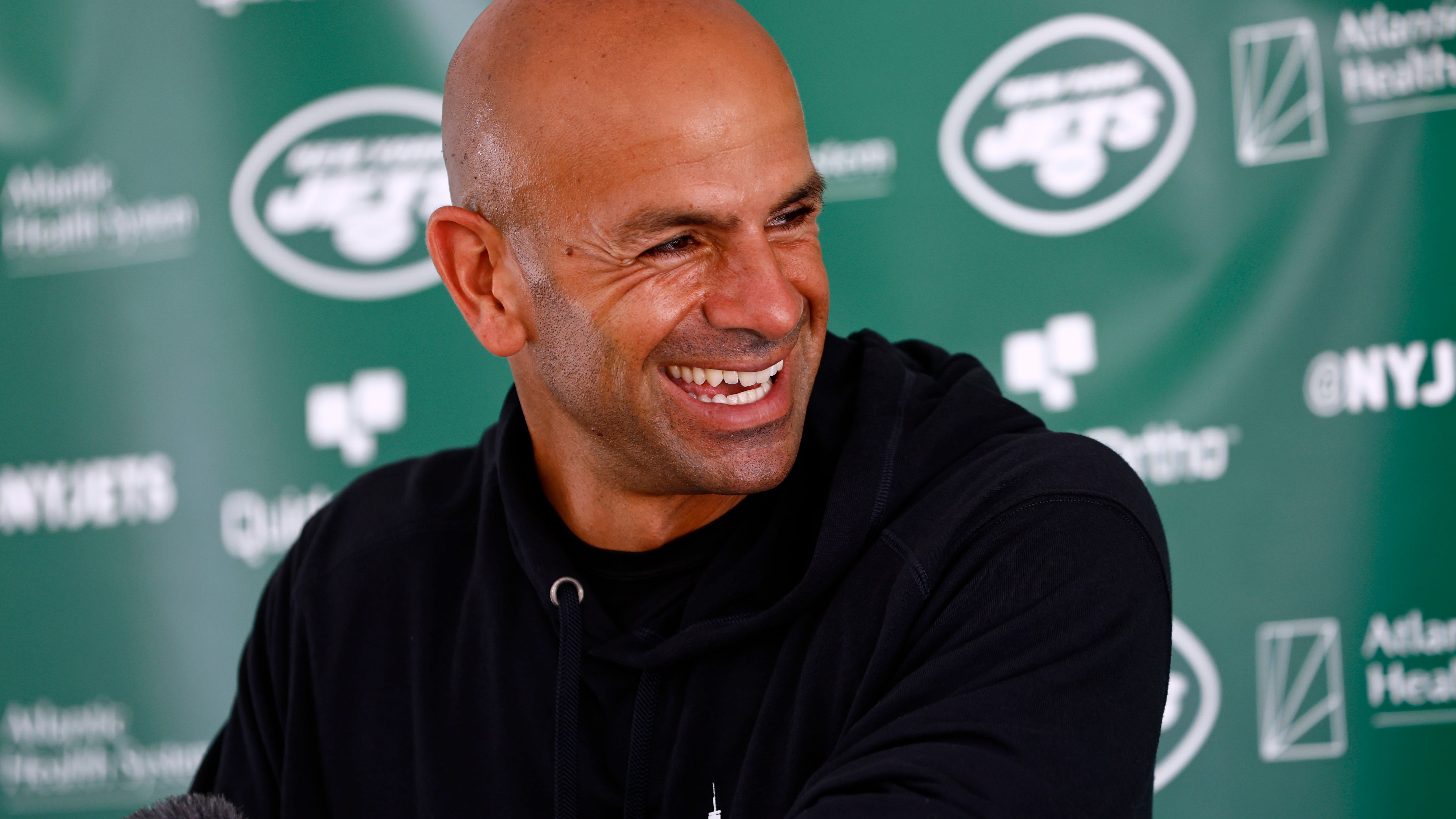 Gio: 'Cheesy' Robert Saleh has interesting sources of motivation for team speeches