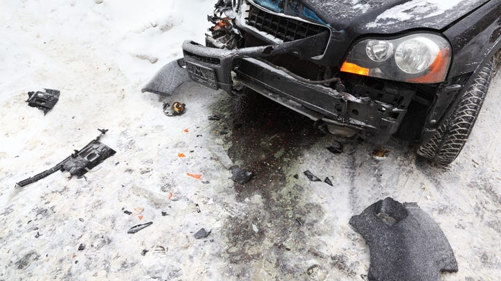 Illinois interstate remains closed Friday after massive 100-car pileup
