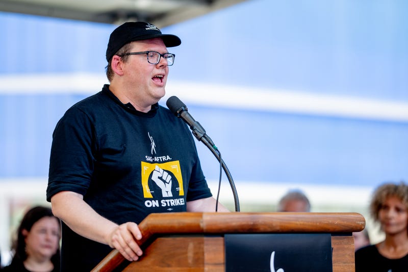 duncan crabtree-ireland speaks at podium