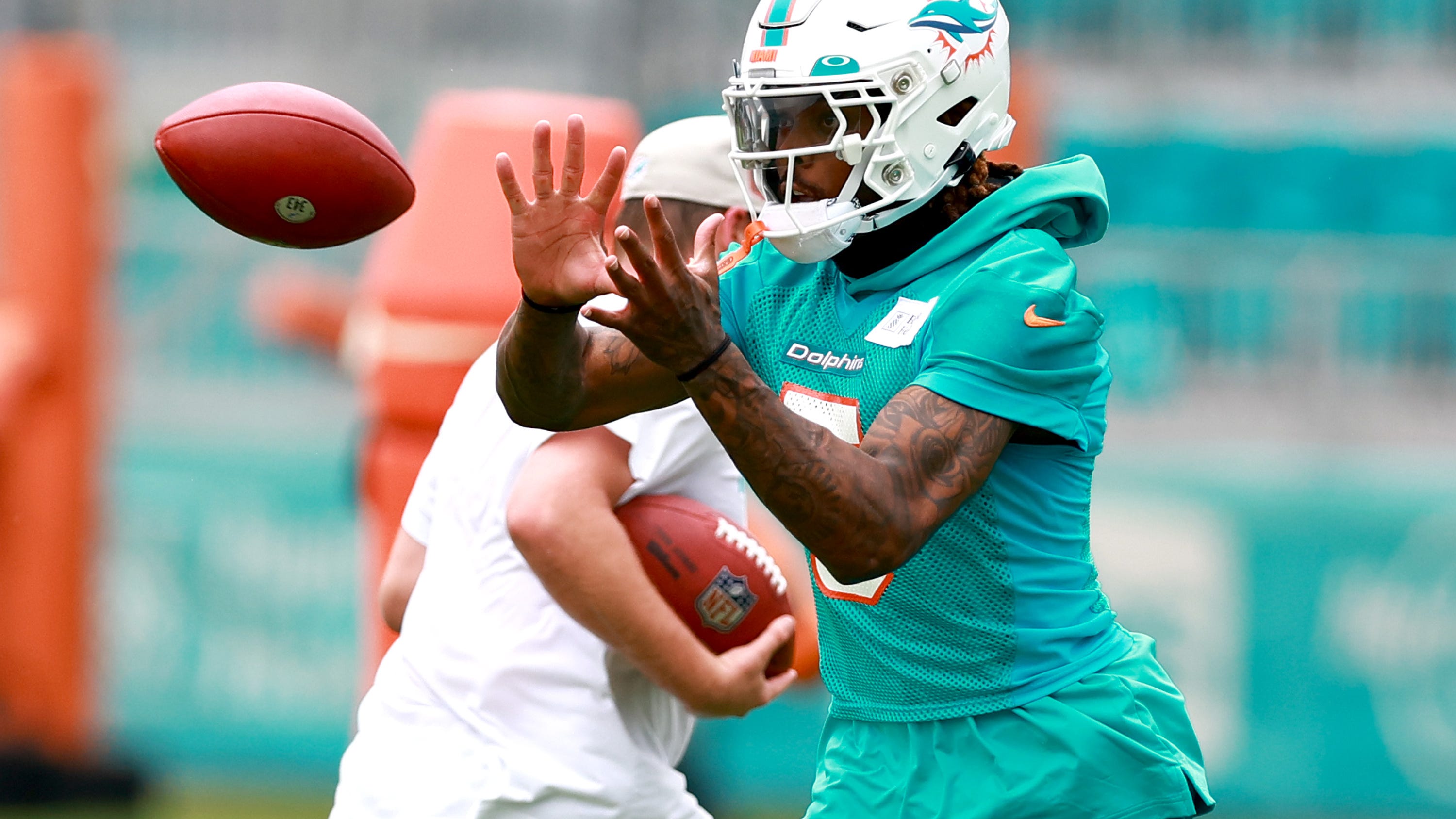 Source: Jalen Ramsey set to make season debut, Tyreek Hill to play vs. Patriots this Sunday