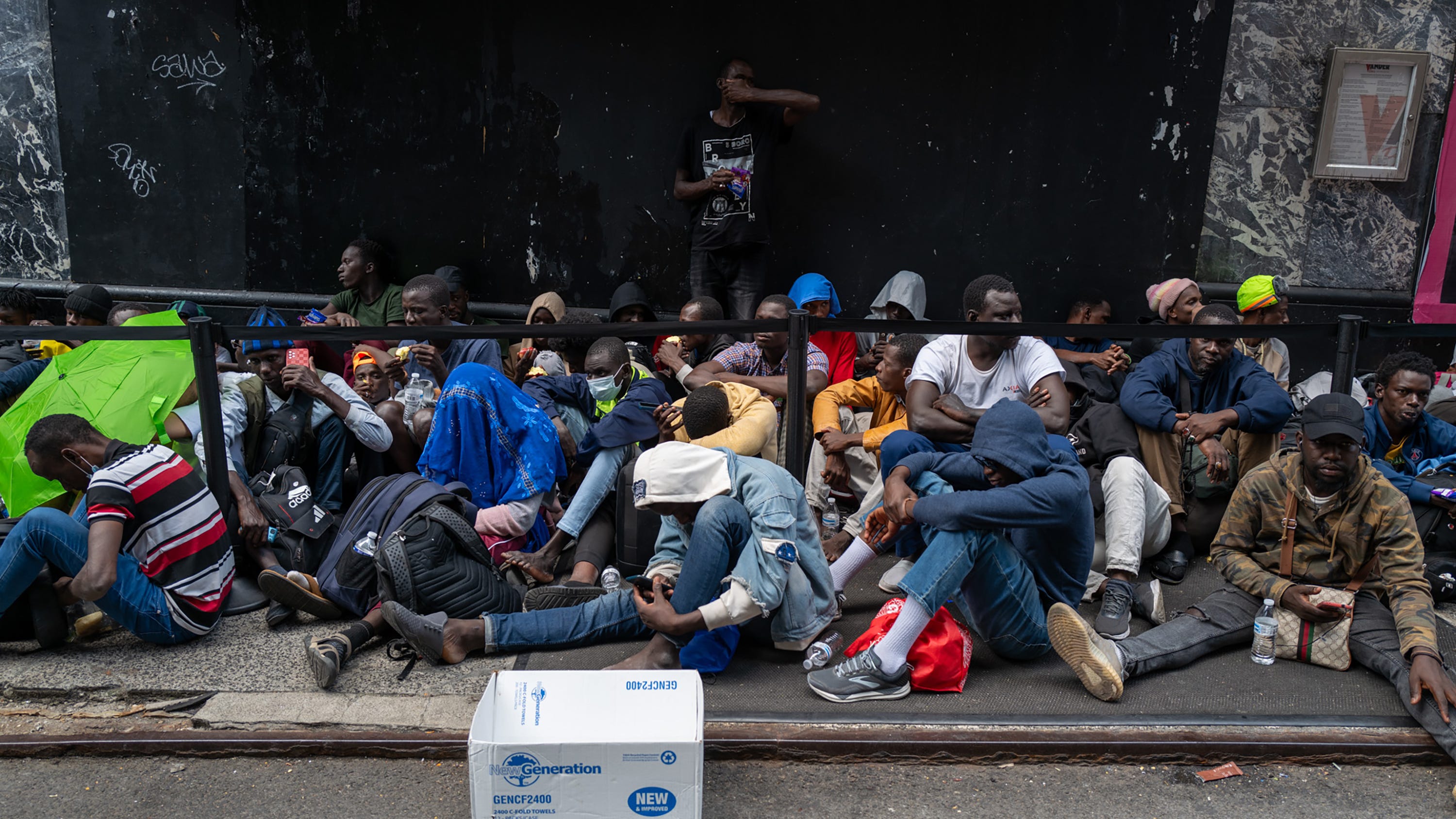 CRISIS MIGRATORIA EN NYC: La ciudad gasta casi $ 10 millones por día