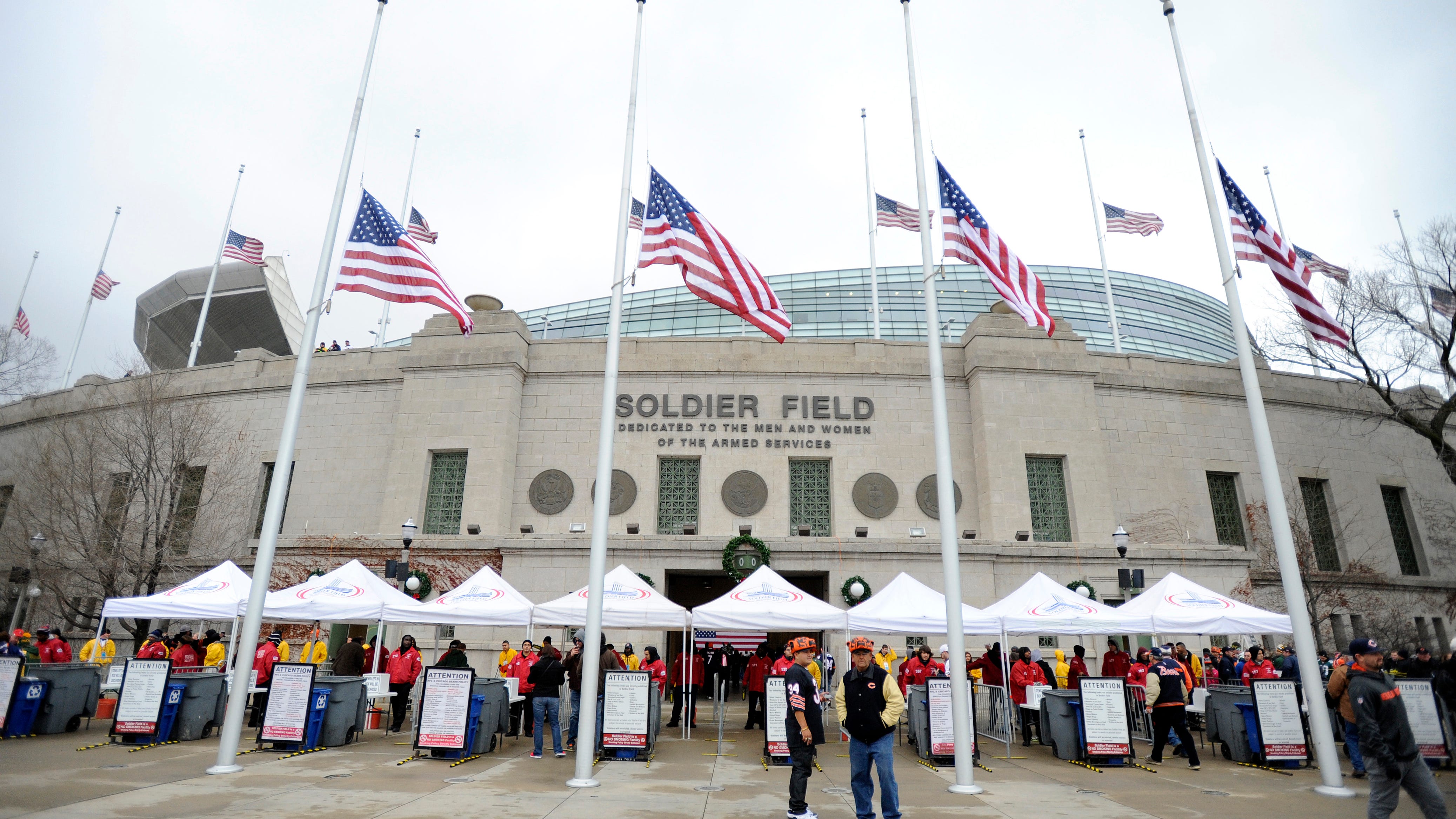 Mayor Lightfoot looking into the addition of a dome to Soldier Field: report