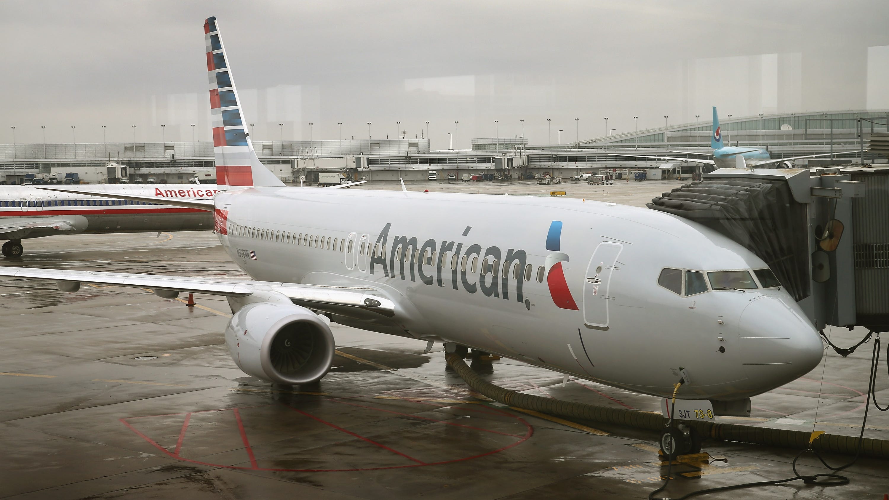 Desvían vuelo de American Airlines desde el JFK después de que un pasajero agrediera a una azafata