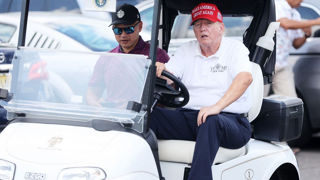 As Trump golfs, Giuliani begs for help