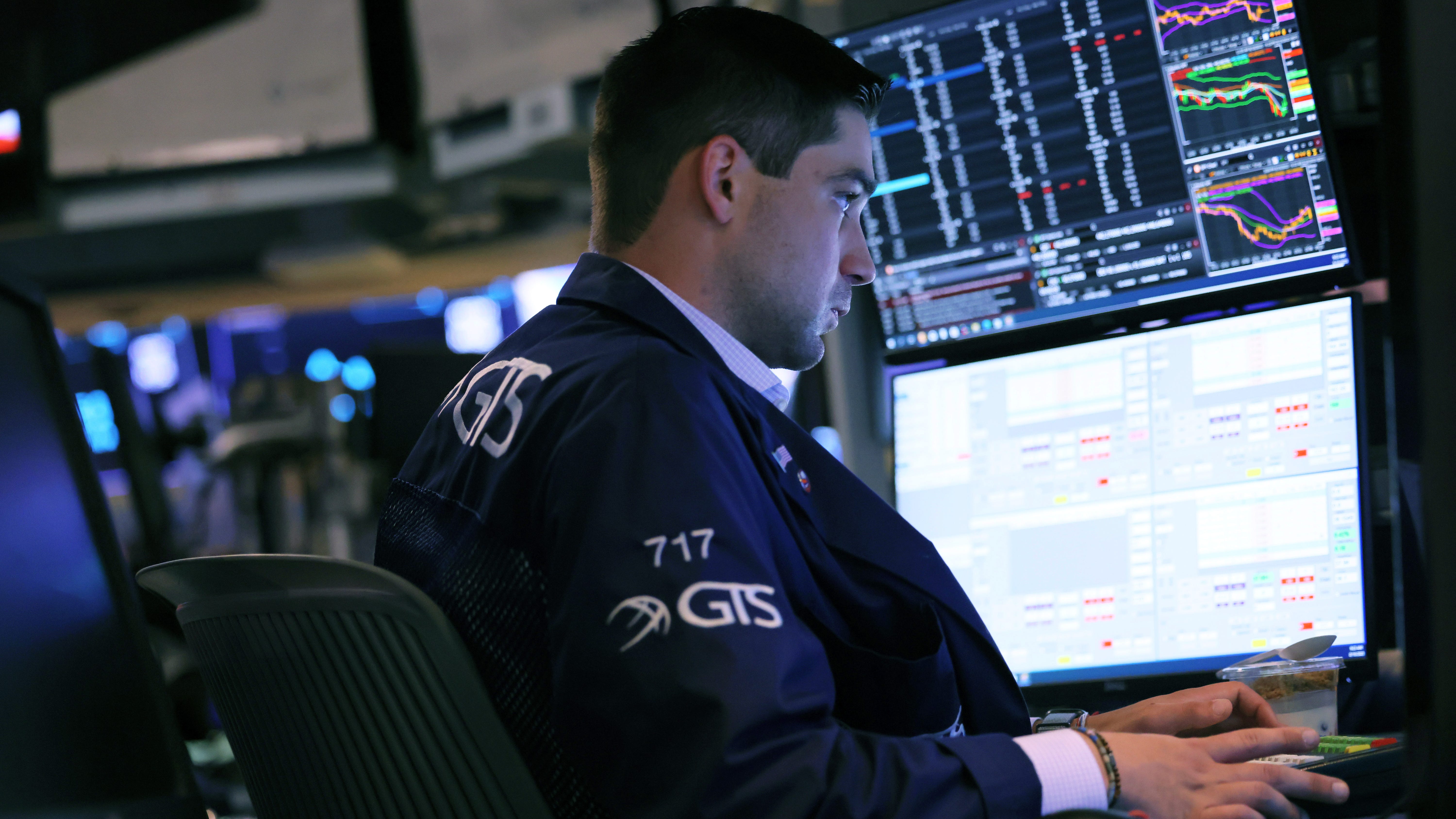The US credit rating is down: What does this mean for Americans?