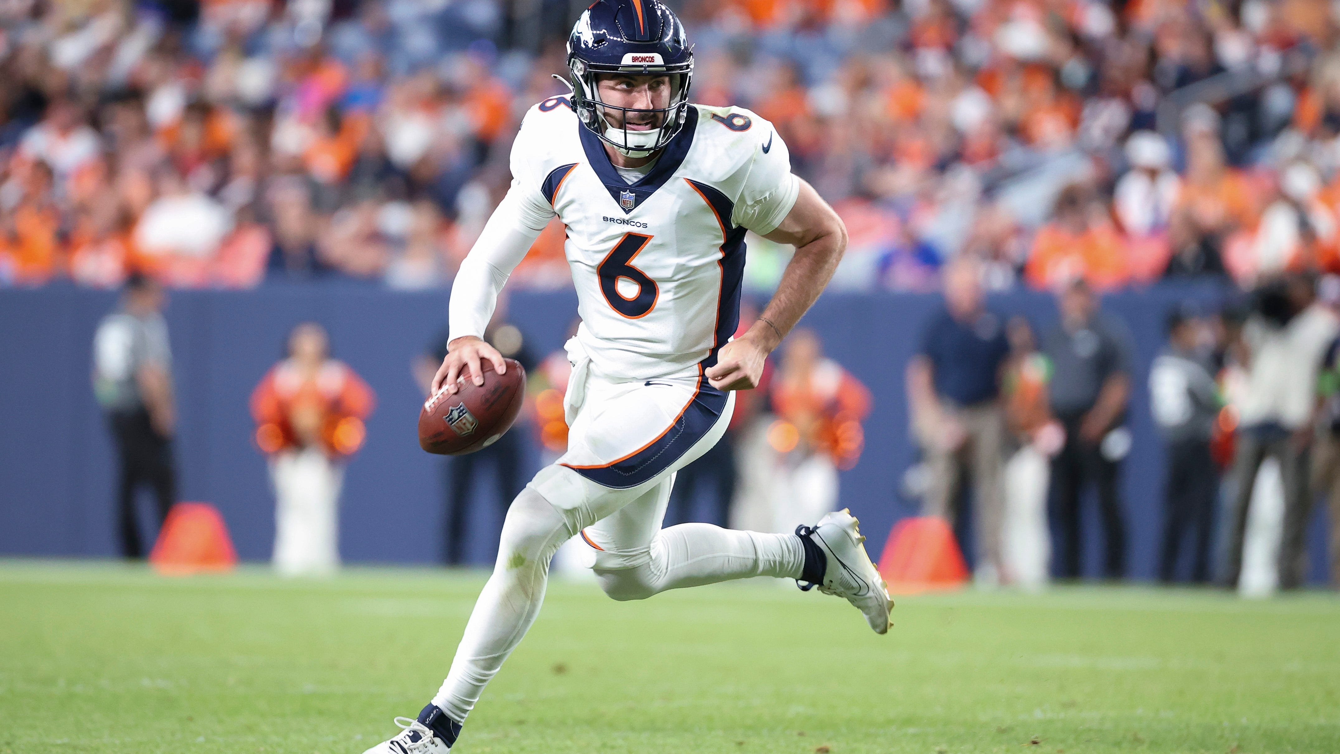 Bills sign quarterback Ben DiNucci