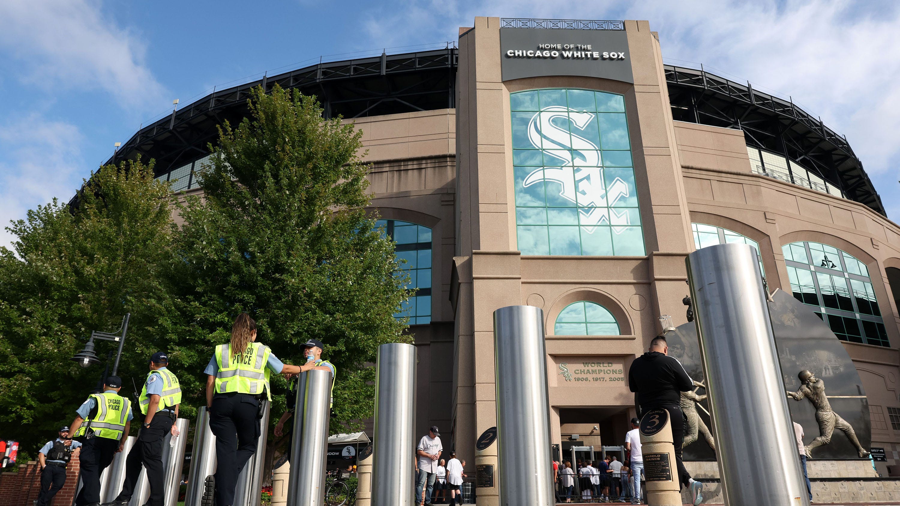 Feds willing to help as debate continues into origin of White Sox shooting