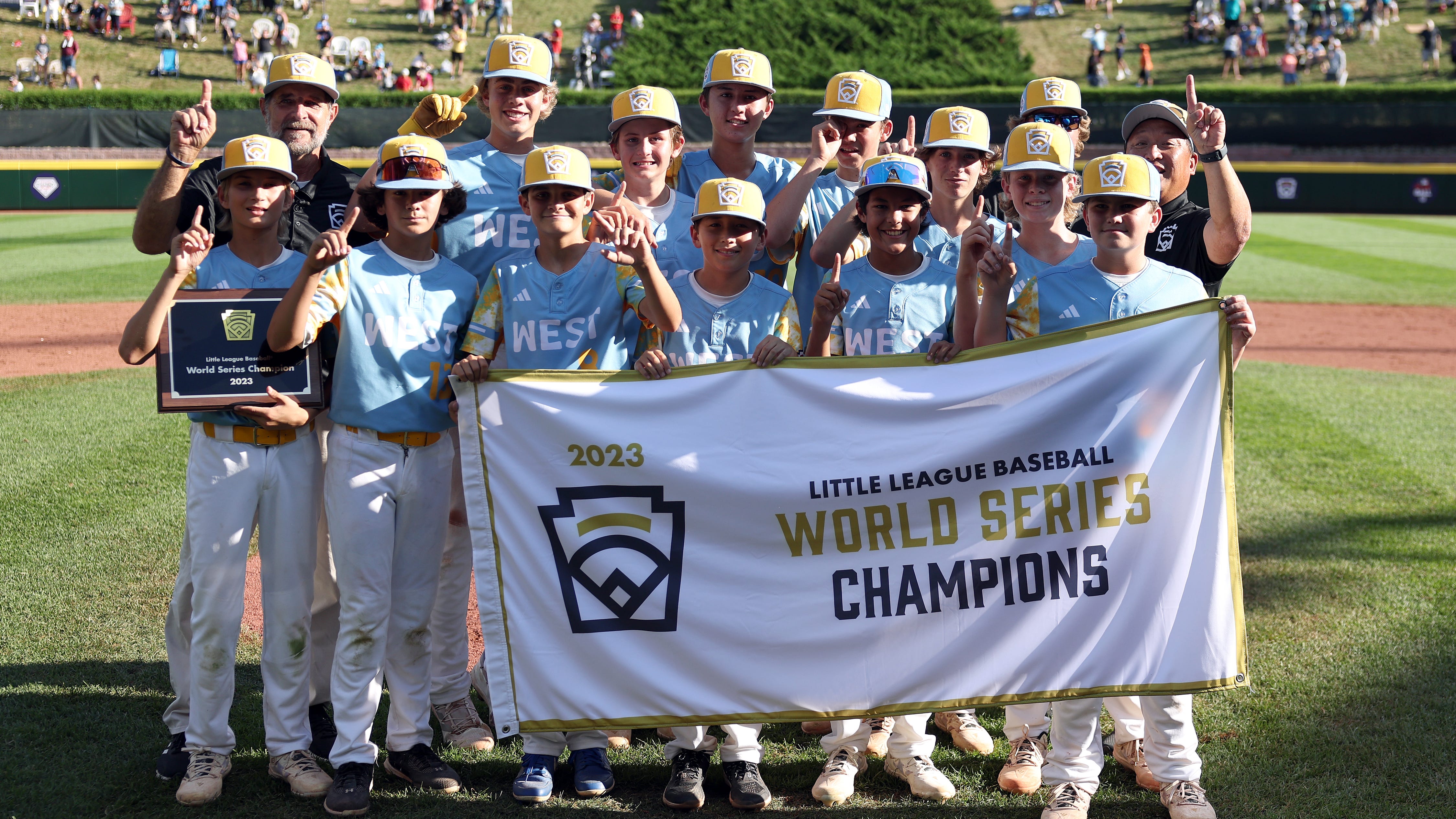 ‘I feel happy for America’ — Community celebrates El Segundo World Series win