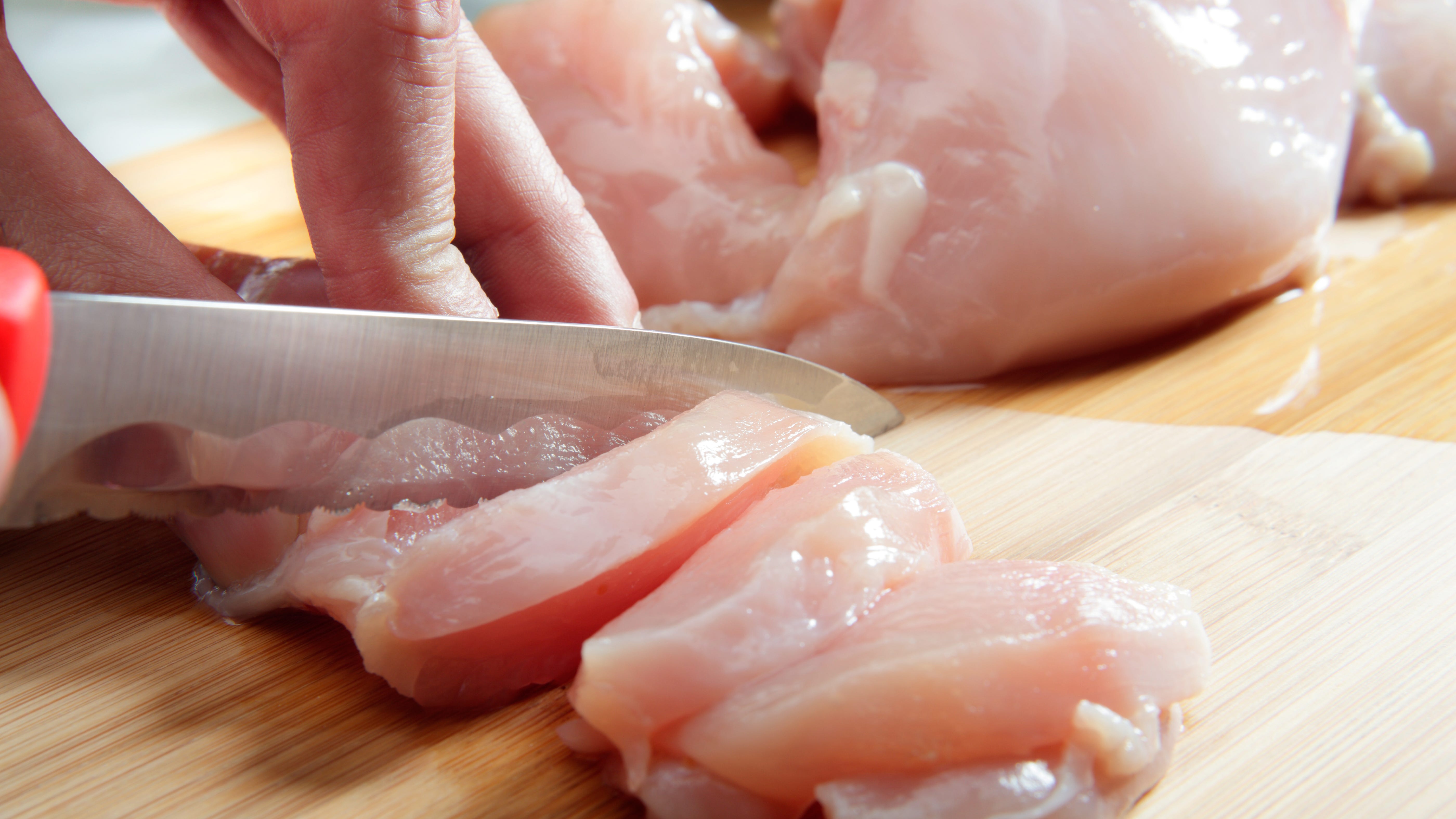 Should you wash raw chicken before cooking it?