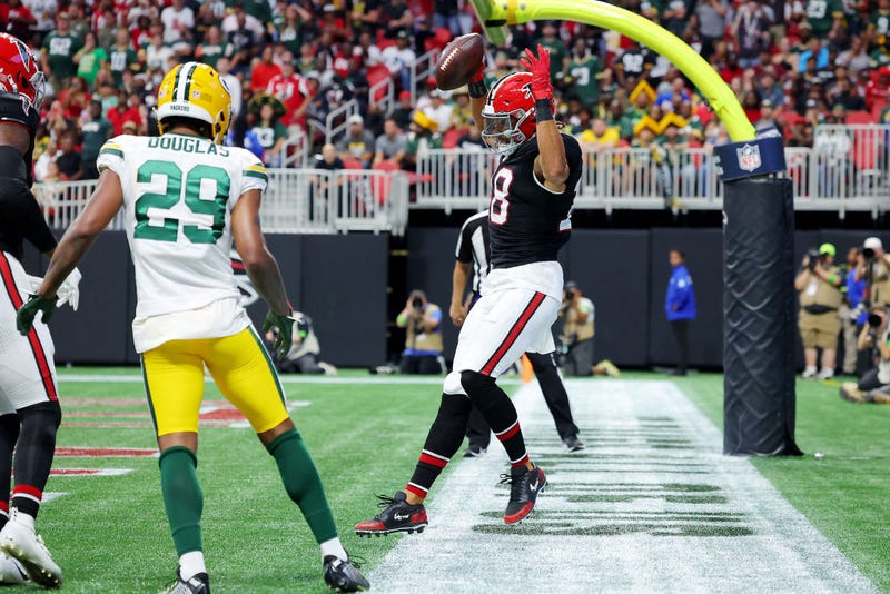 Atlanta Falcons WR Mack Hollins ruled out of bounds during e game against the Green Bay Packers