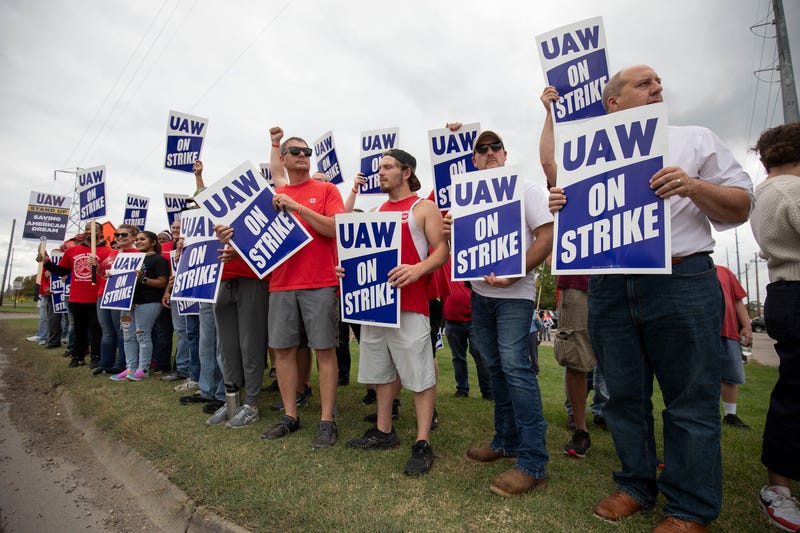Striking UAW workers