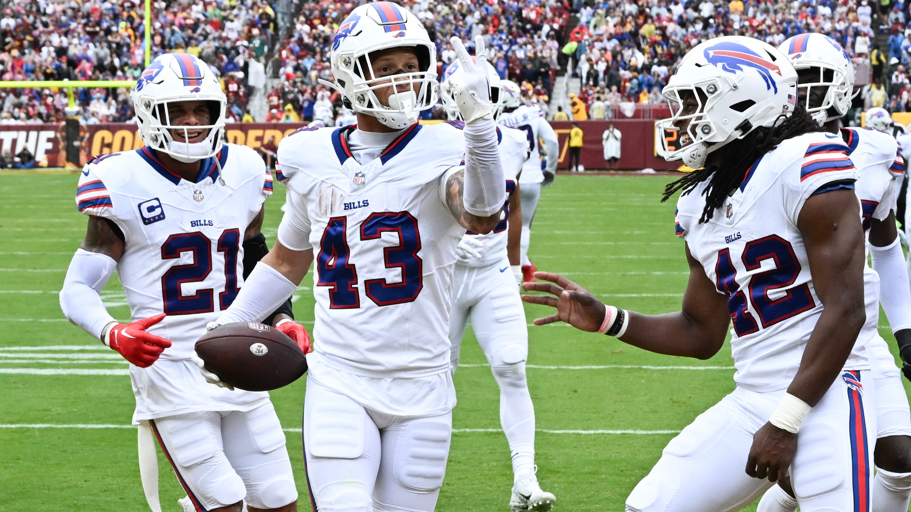 Terrel Bernard named AFC Defensive Player of the Week