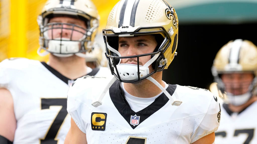 3 things to watch in Saints-Bucs: Who comes out of a QB smokescreen?
