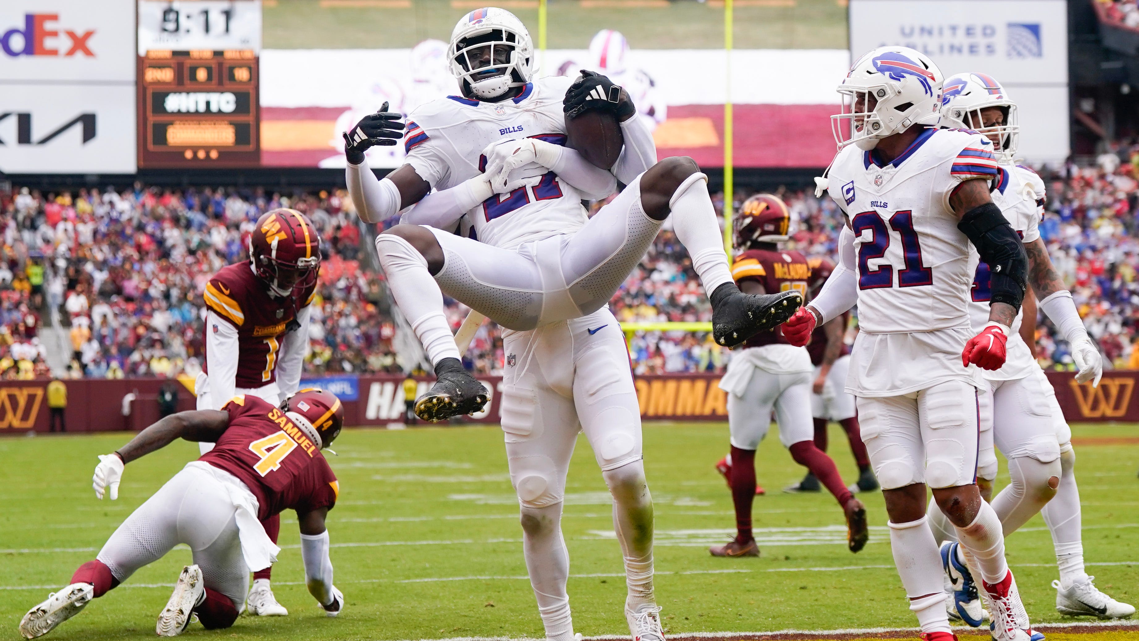 Bills defense demolishes Commanders in Washington
