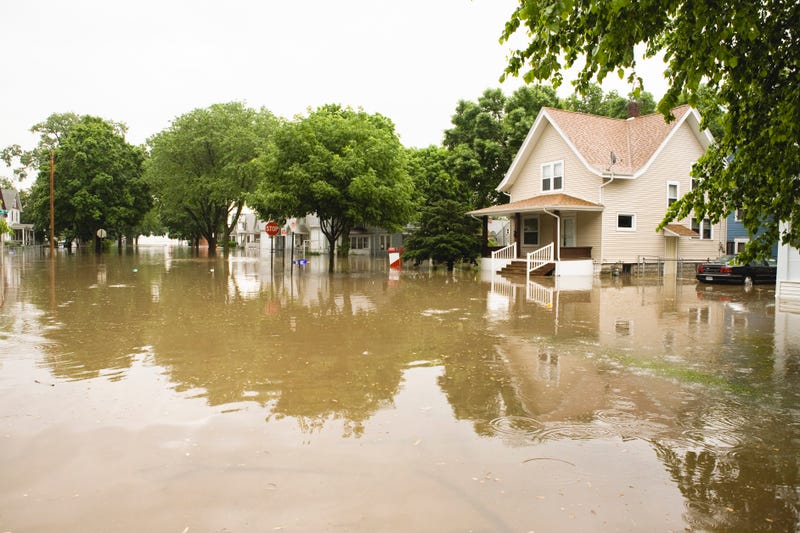 State of Illinois, Red Cross host resource center for west suburban storm damage victims