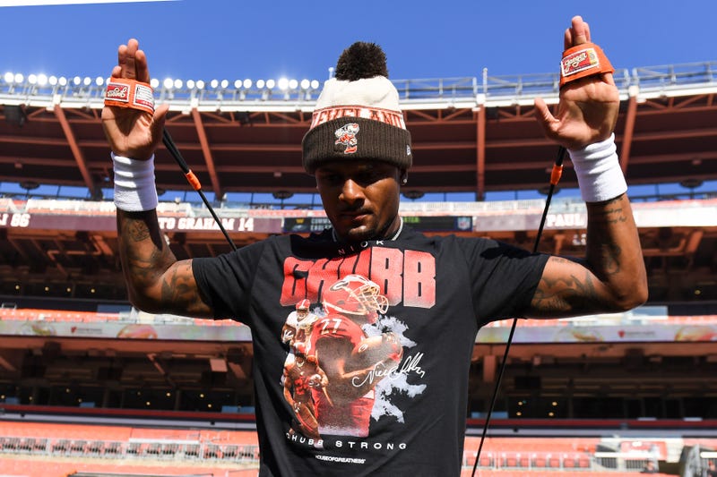 eshaun Watson #4 of the Cleveland Browns warms up before the game against the Baltimore Ravens at Cleveland Browns Stadium on October 01, 2023 in Cleveland, Ohio. 