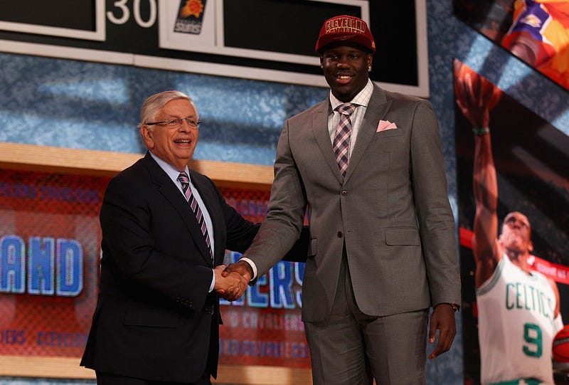 Anthony Bennett shakes David Stern's hand after being taken first overall