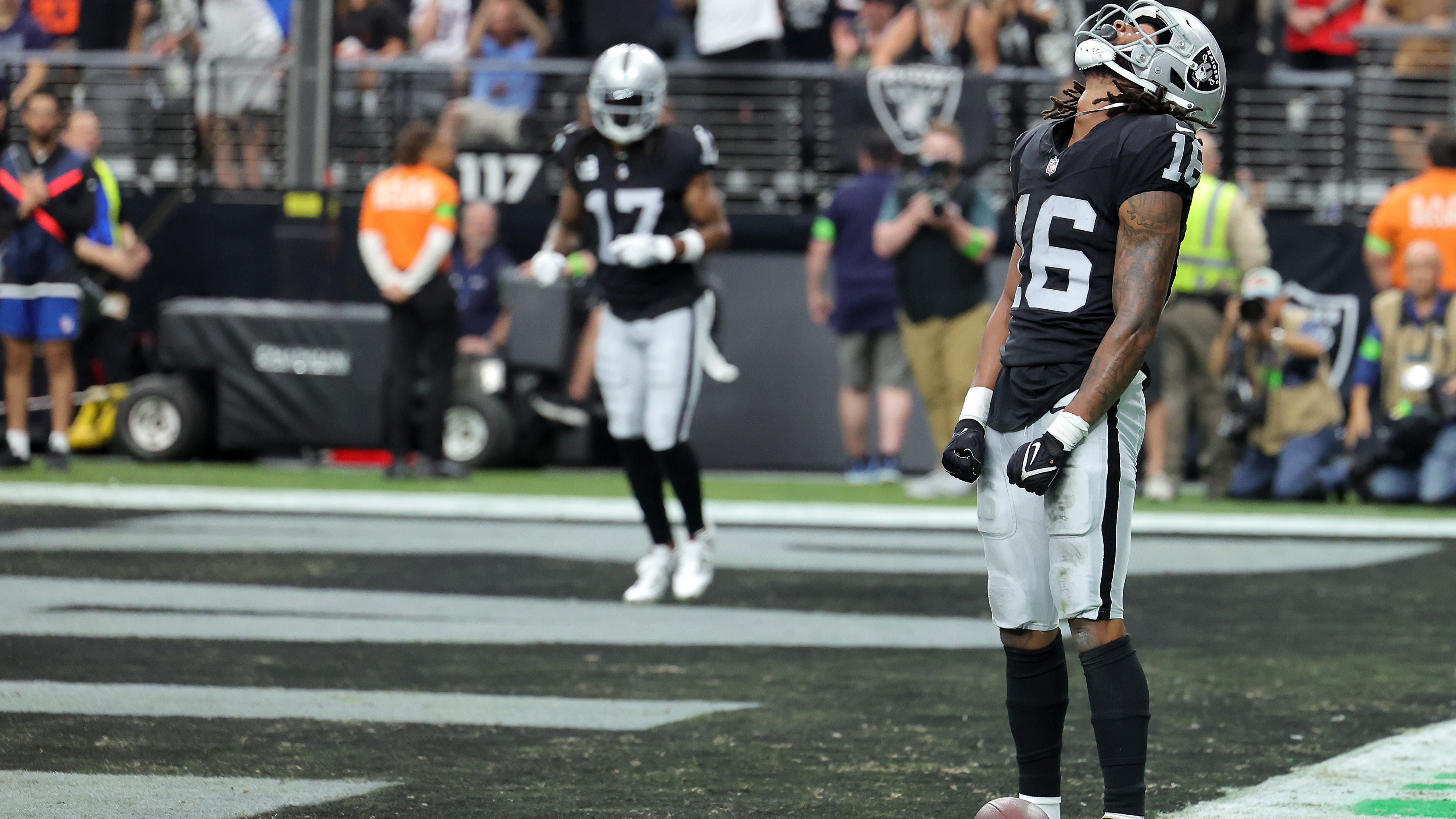 5 immediate thoughts from Patriots' 21-17 loss to Raiders