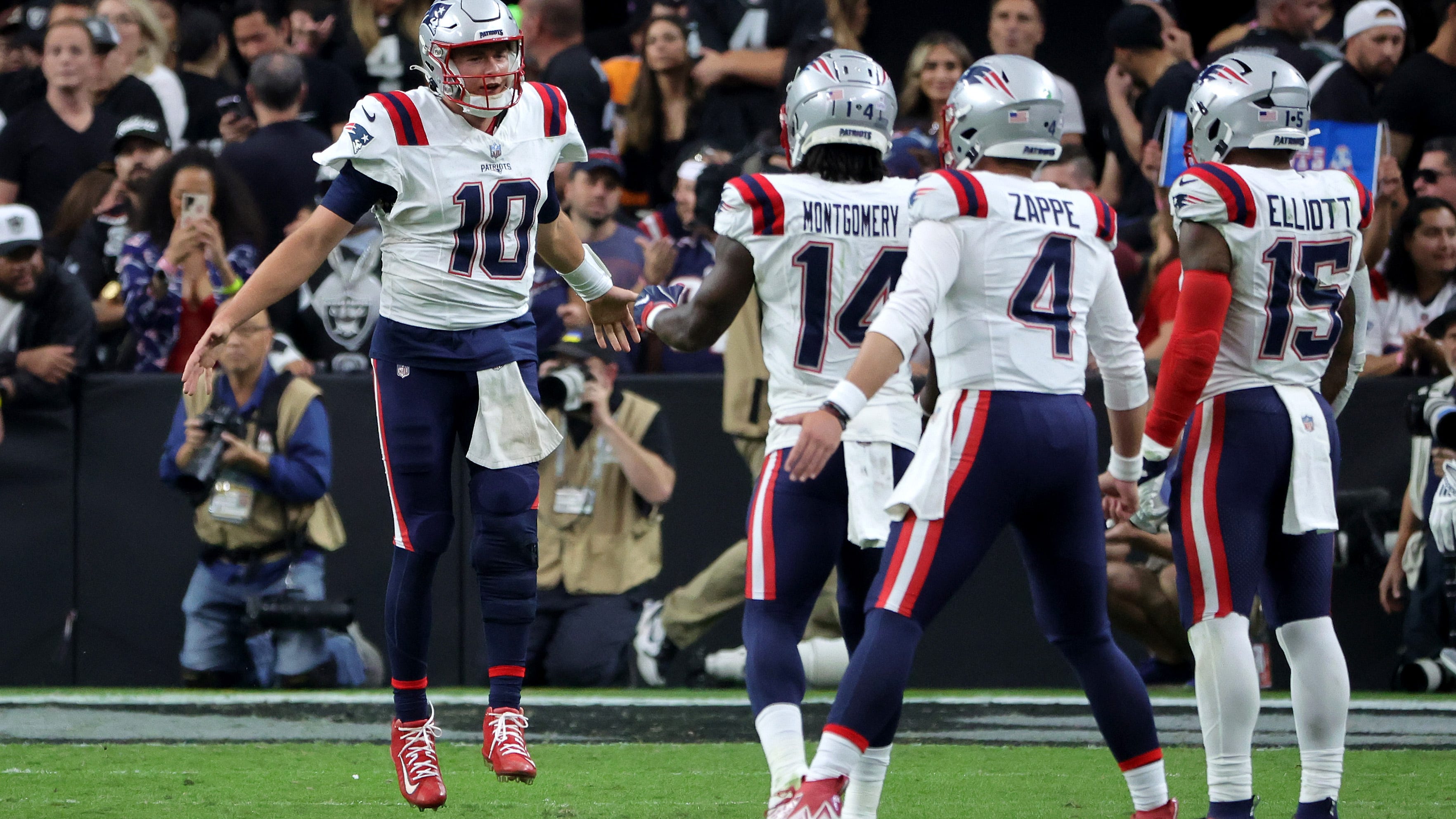 Patriots Report Card: Grading New England position by position at the bye week
