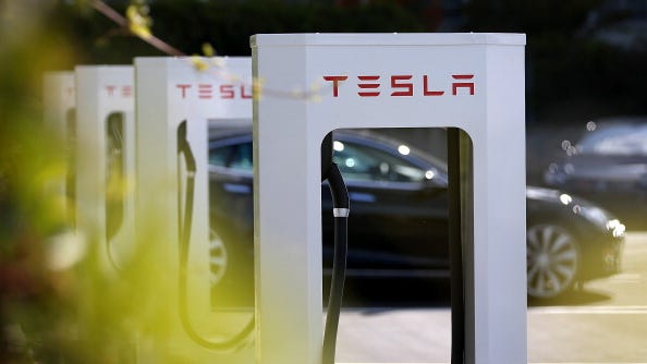 Tesla to pay employees fighting in Ukraine