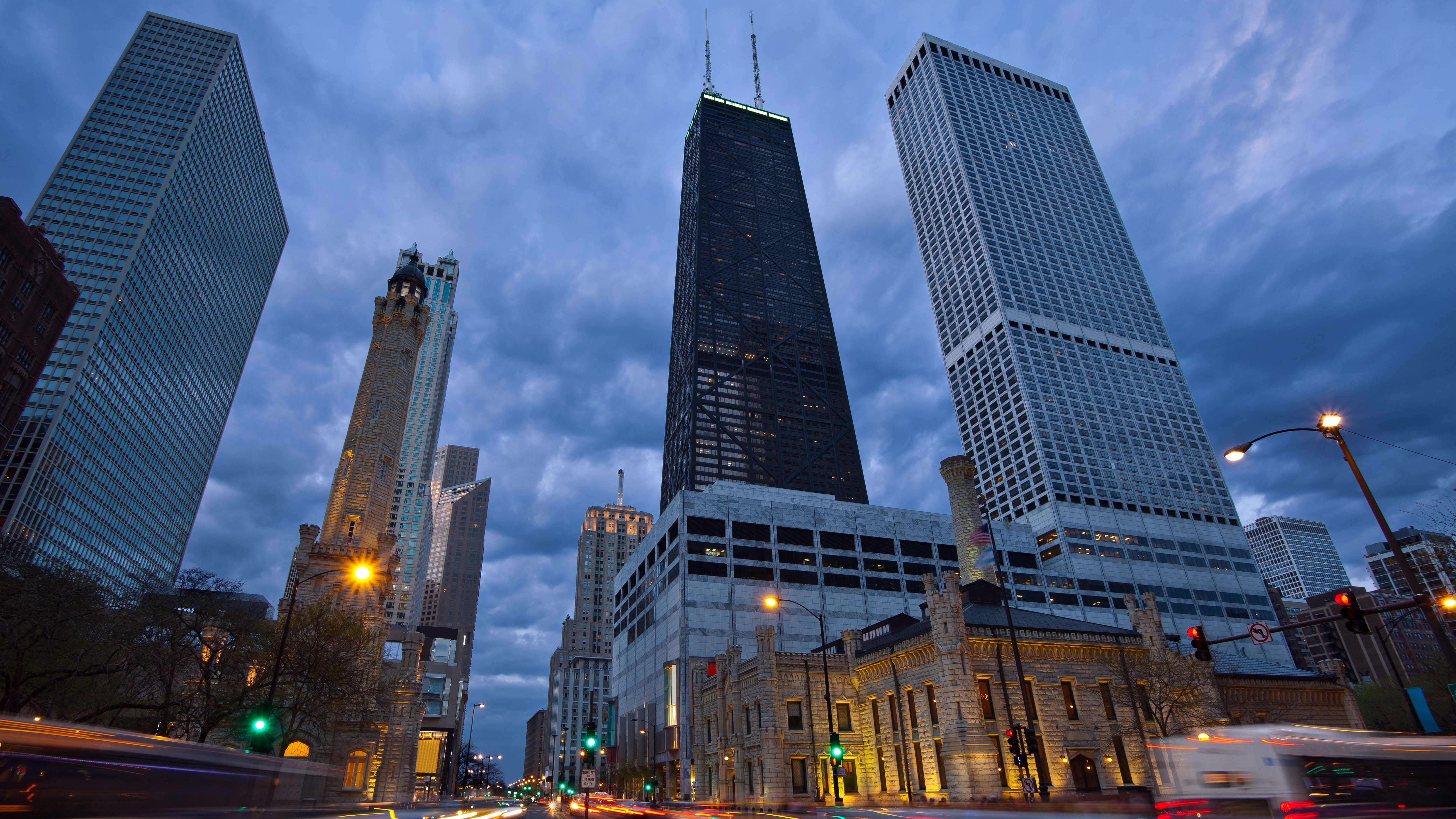 Chicago police searching for Michigan Avenue hit-and-run driver