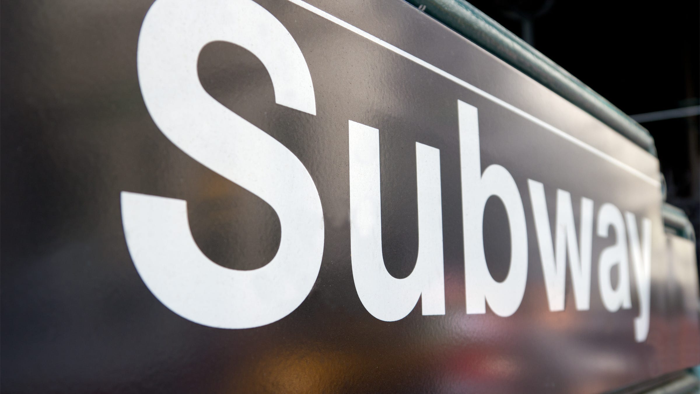 Cuomo: 24/7 subway service will return this month