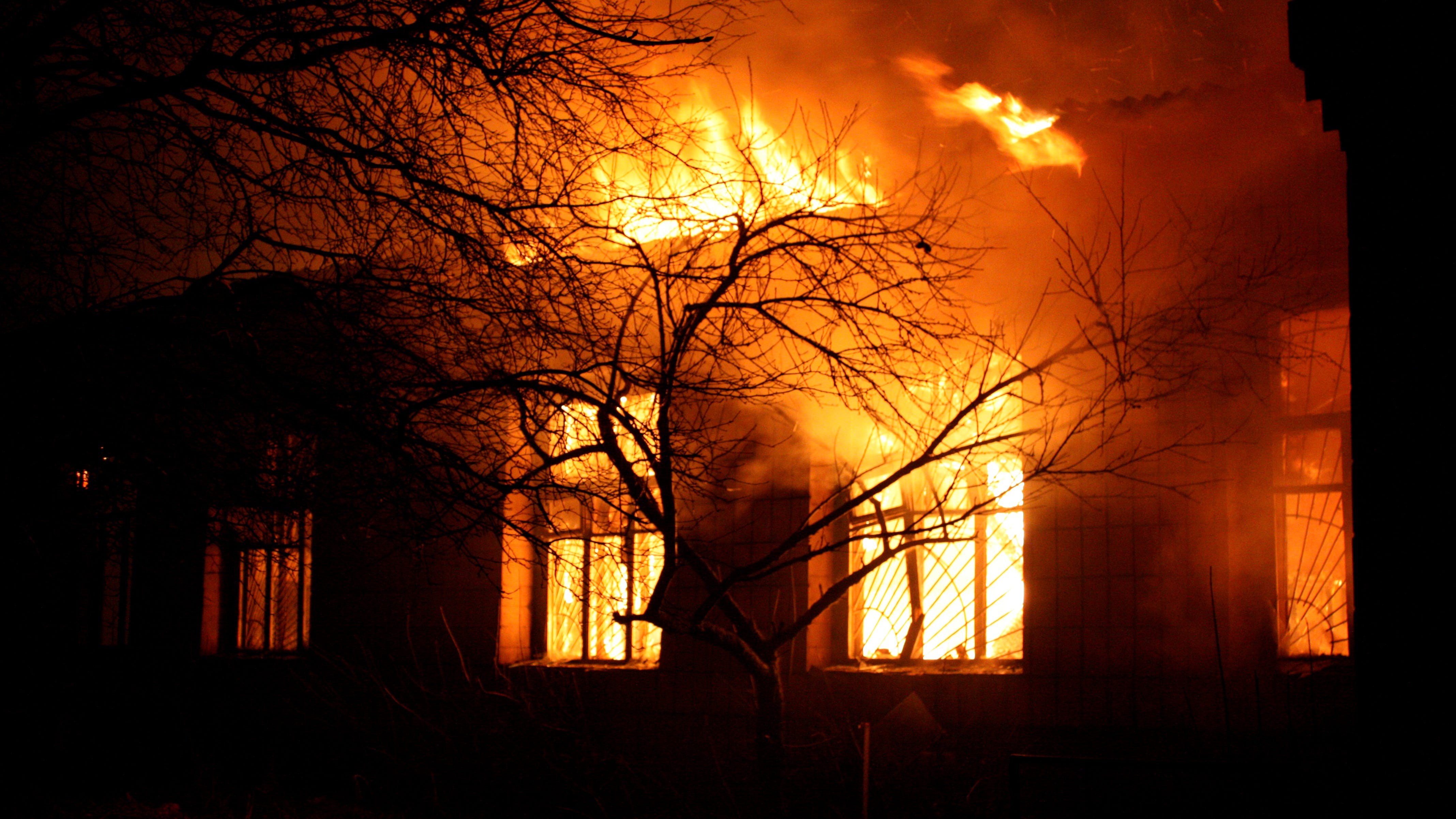 Residents evacuated from Westland apartment complex following 2nd floor fire