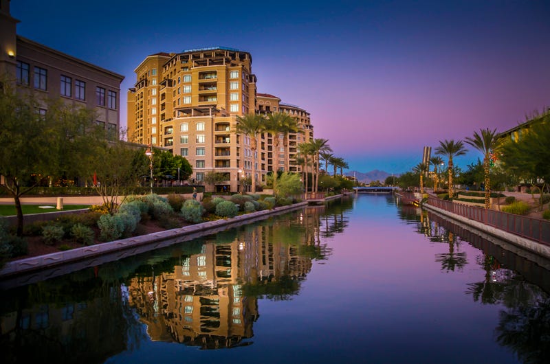 Arizona Canal running throgh Scottsdale