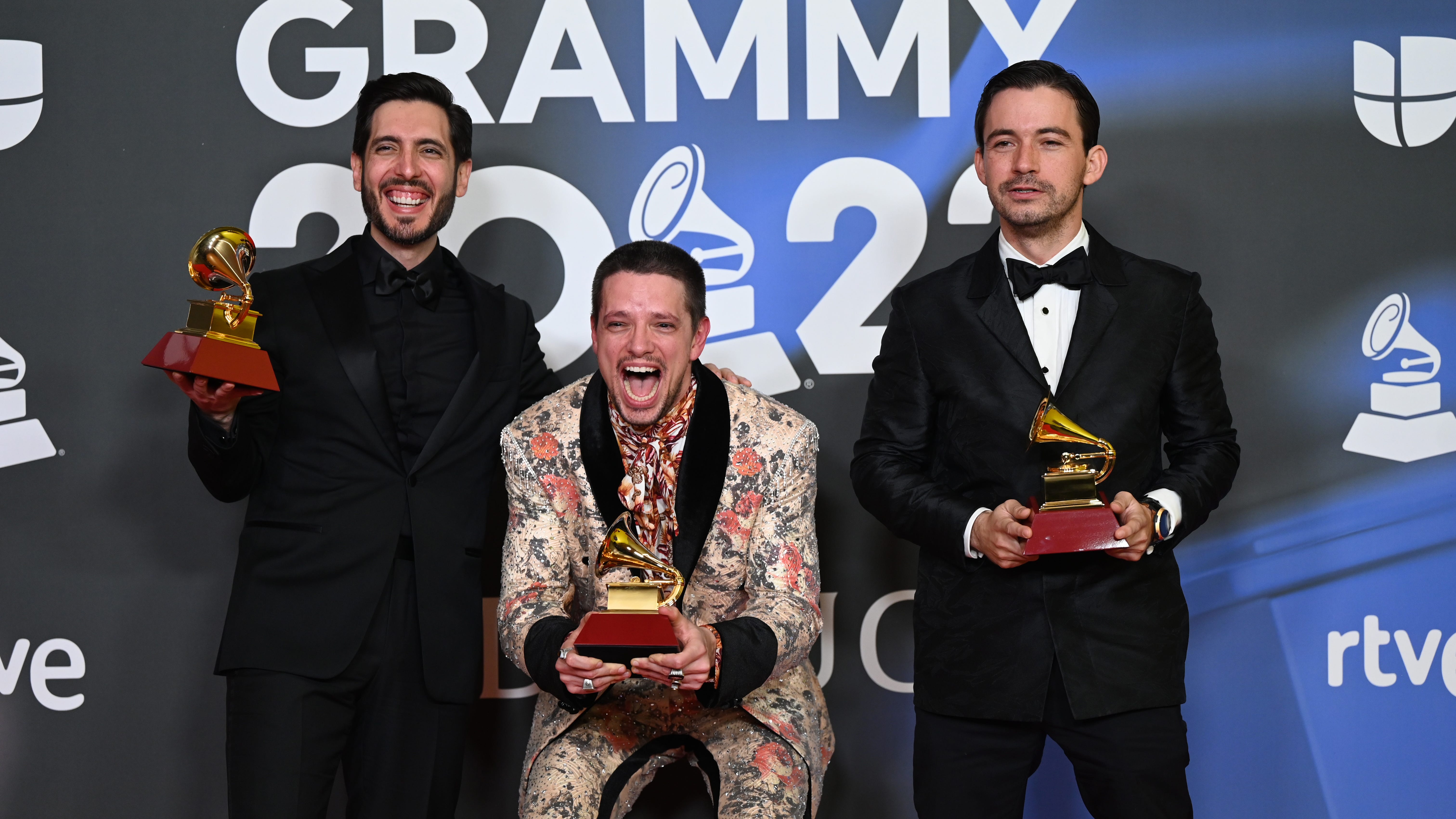 Lasso consigue su primer Latin GRAMMY con “Ojos Marrones”