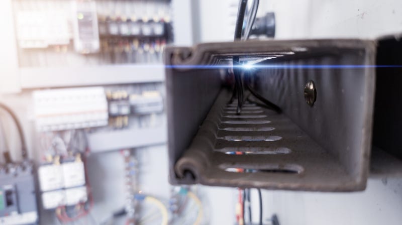 Close up on the inner cable tray electrical pane