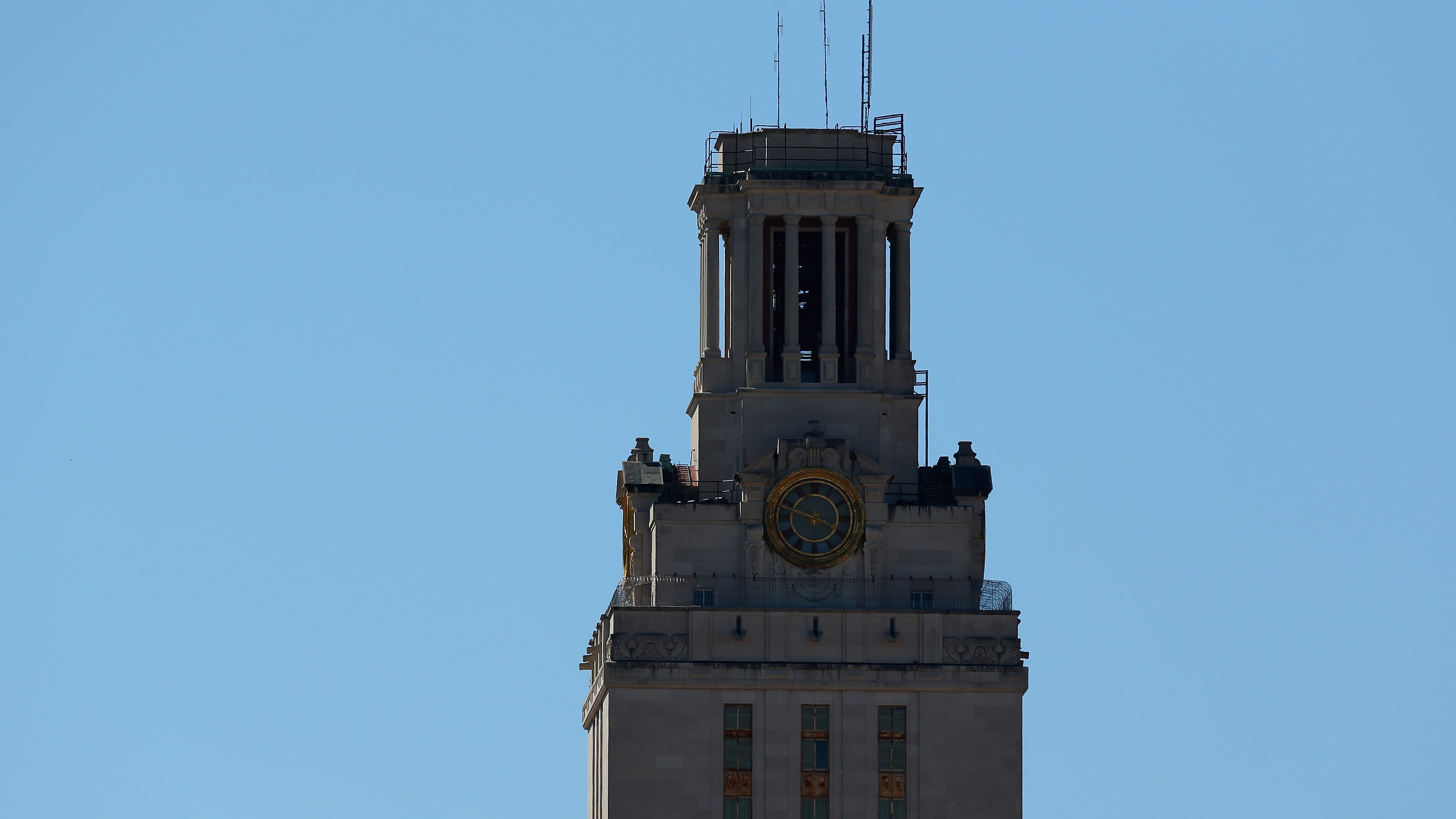 New battle at UT over "The Eyes Of Texas" with campus tour guides