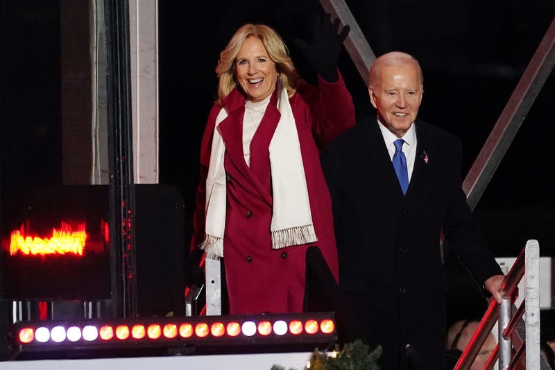  U.S. President Joe Biden and first lady Jill Biden arrive for the Lighting Ceremony of the National Christmas Tree in President's Park in the Ellipse of the White House on November 30, 2023 in Washington, DC.