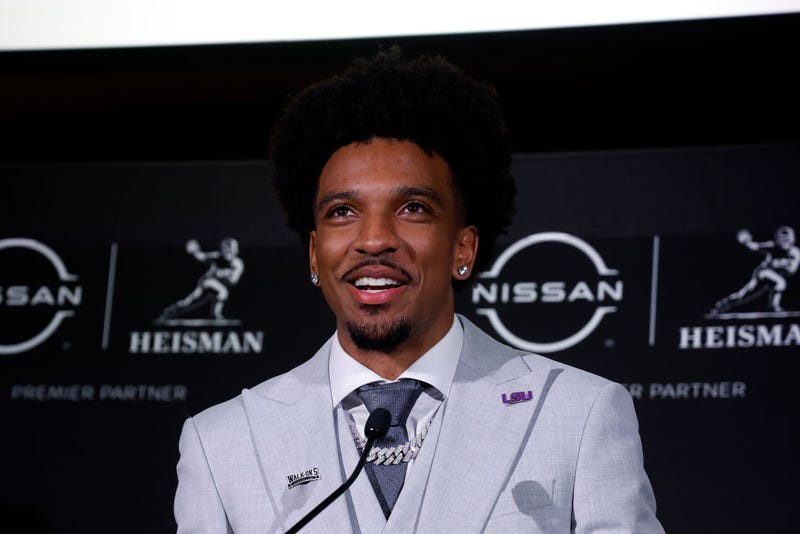 Quarterback Jayden Daniels of the LSU Tigers speaks to the media after being awarded The Heisman Memorial Trophy at New York Marriott Marquis Hotel on December 09, 2023 in New York City. (Photo by Sarah Stier/Getty Images)